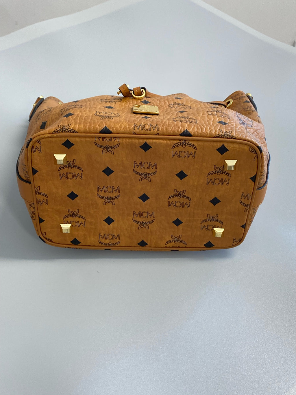 MCM Metal Gold Bucket & Drawstring Bag MWDAASE01CO001