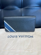Louis Vuitton M64012