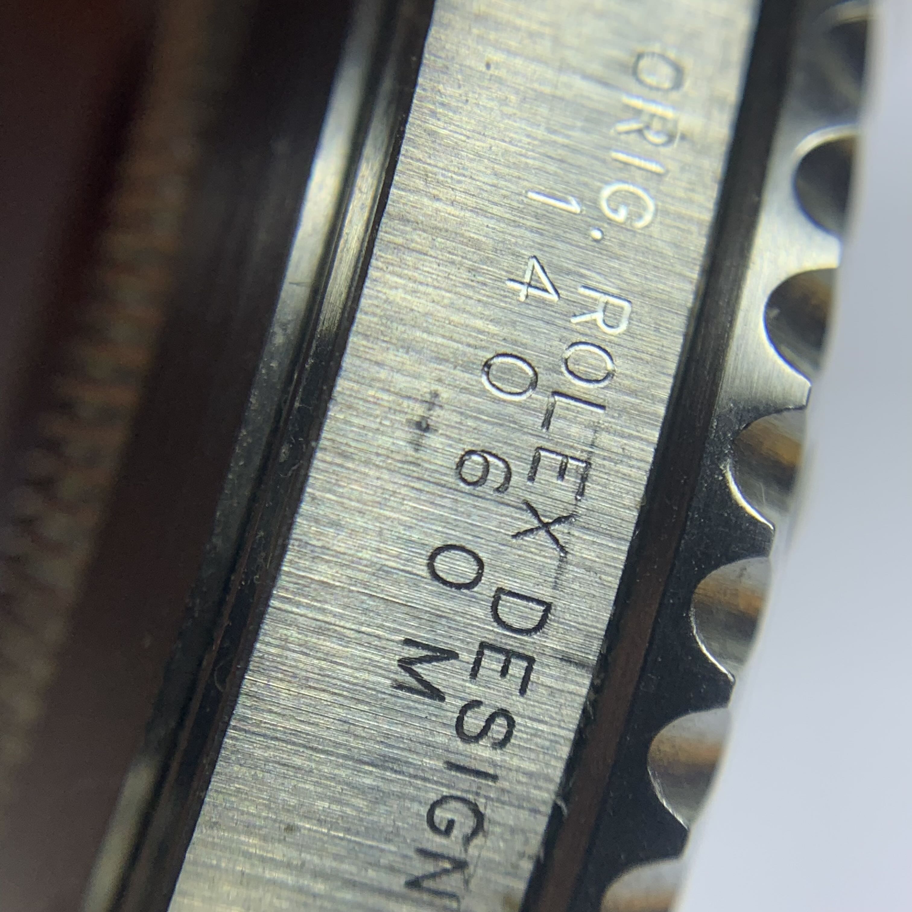 Rolex Submariner model 40 millimeters 14060M