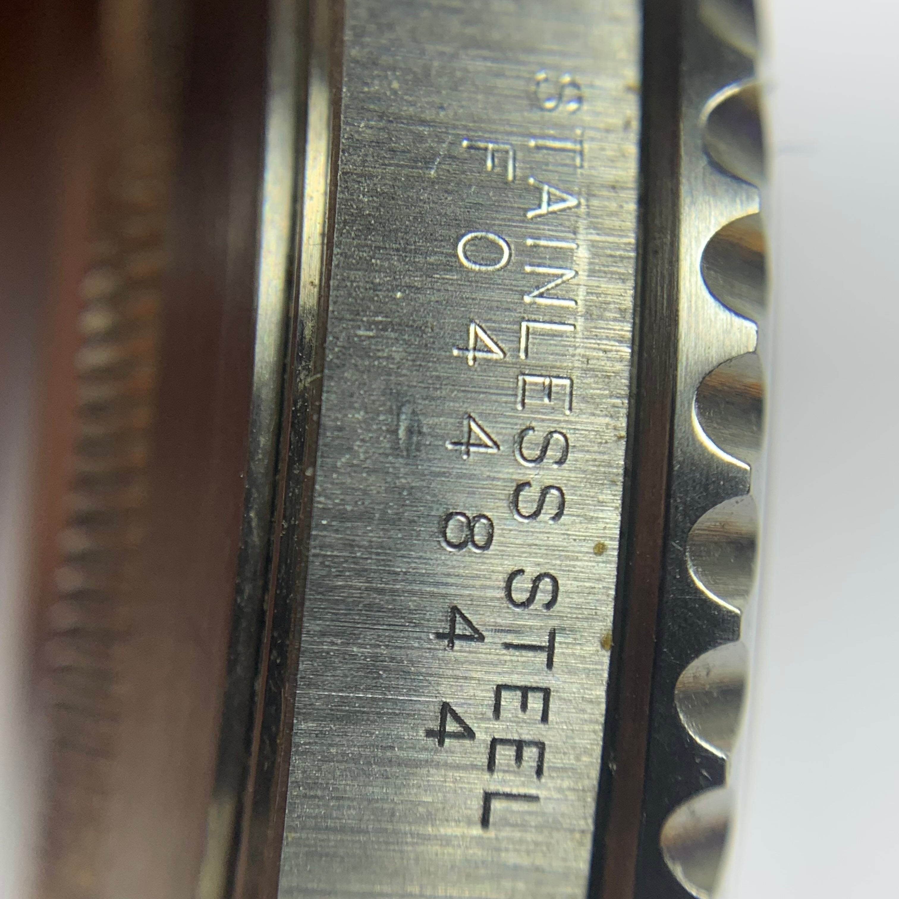 Rolex Submariner model 40 millimeters 14060M