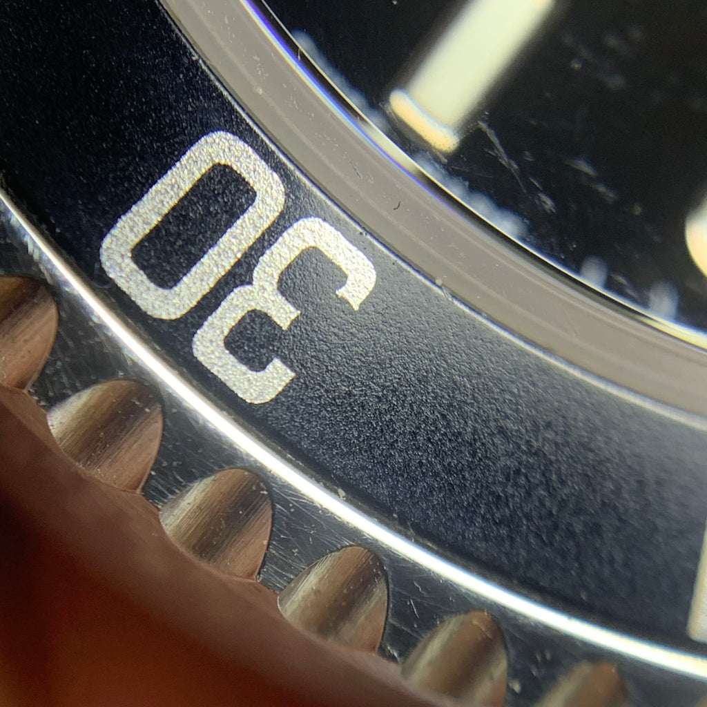 Rolex Submariner model 40 millimeters 14060M