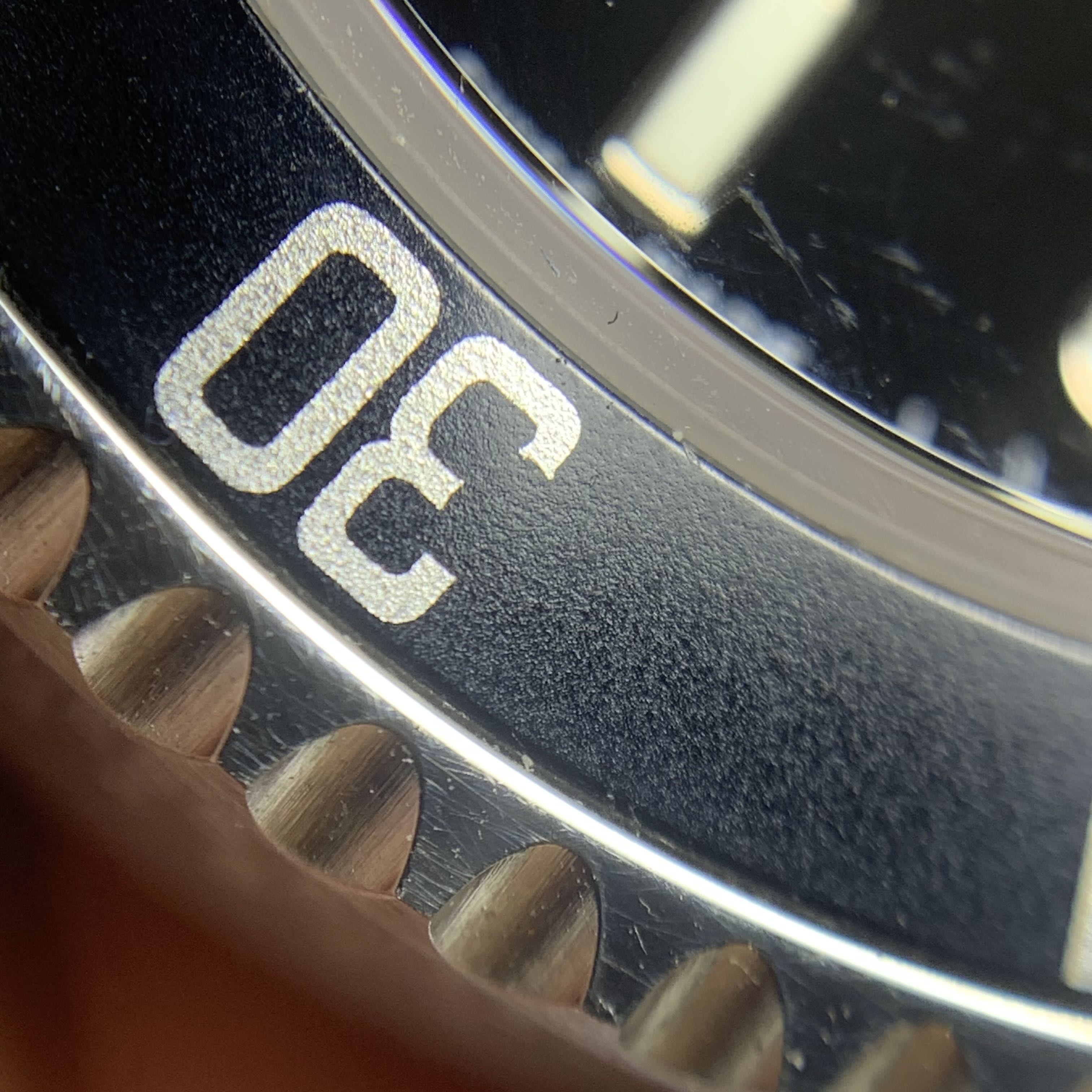 Rolex Submariner model 40 millimeters 14060M