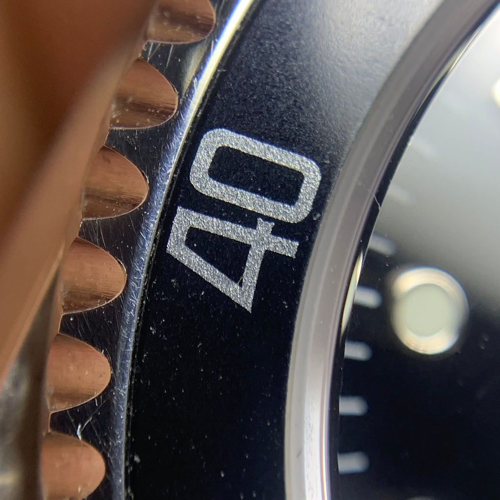 Rolex Submariner model 40 millimeters 14060M