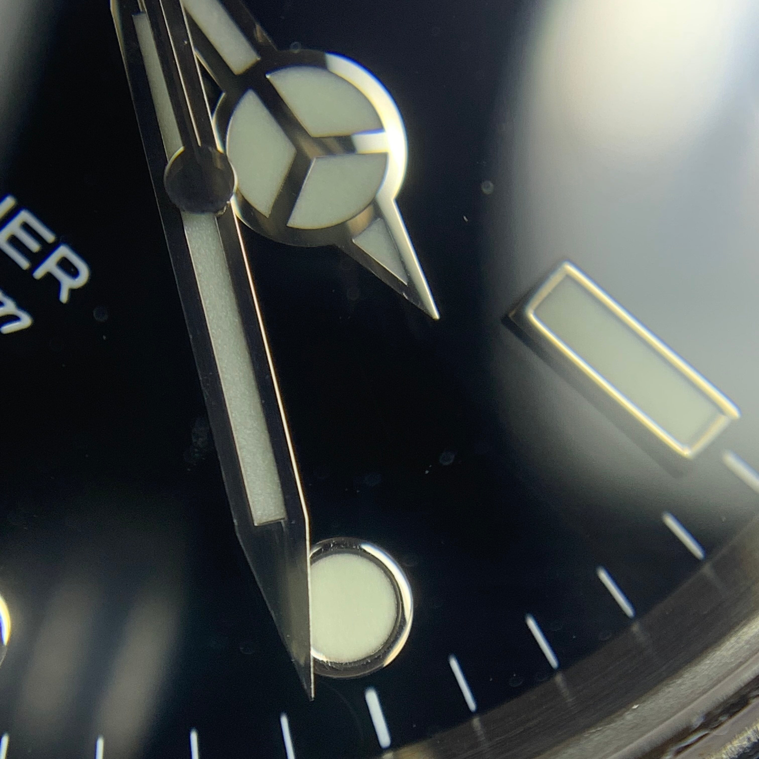 Rolex Submariner model 40 millimeters 14060M