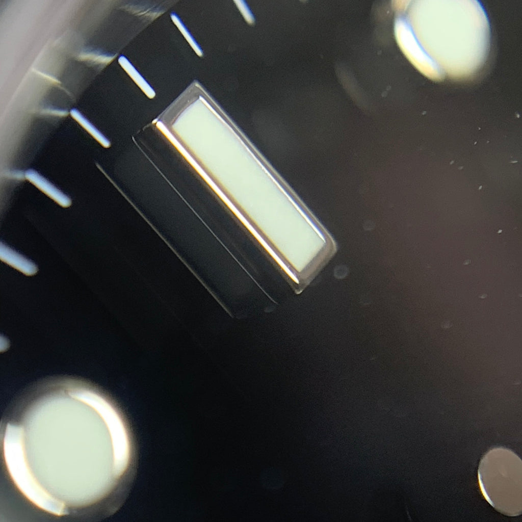 Rolex Submariner model 40 millimeters 14060M