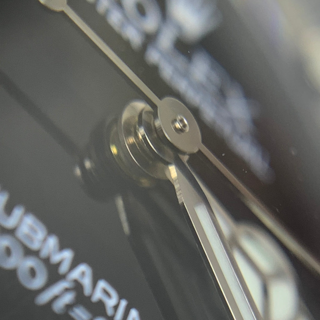 Rolex Submariner model 40 millimeters 14060M