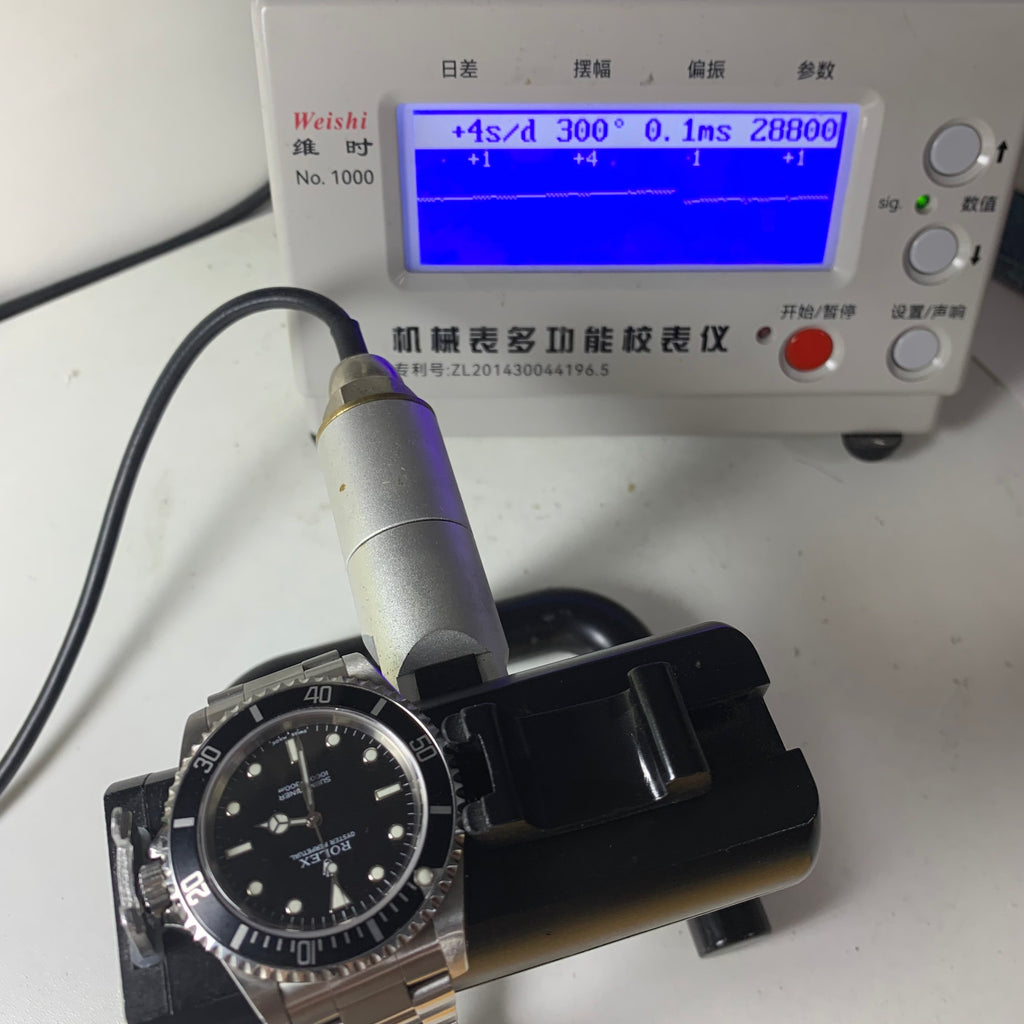 Rolex Submariner model 40 millimeters 14060M