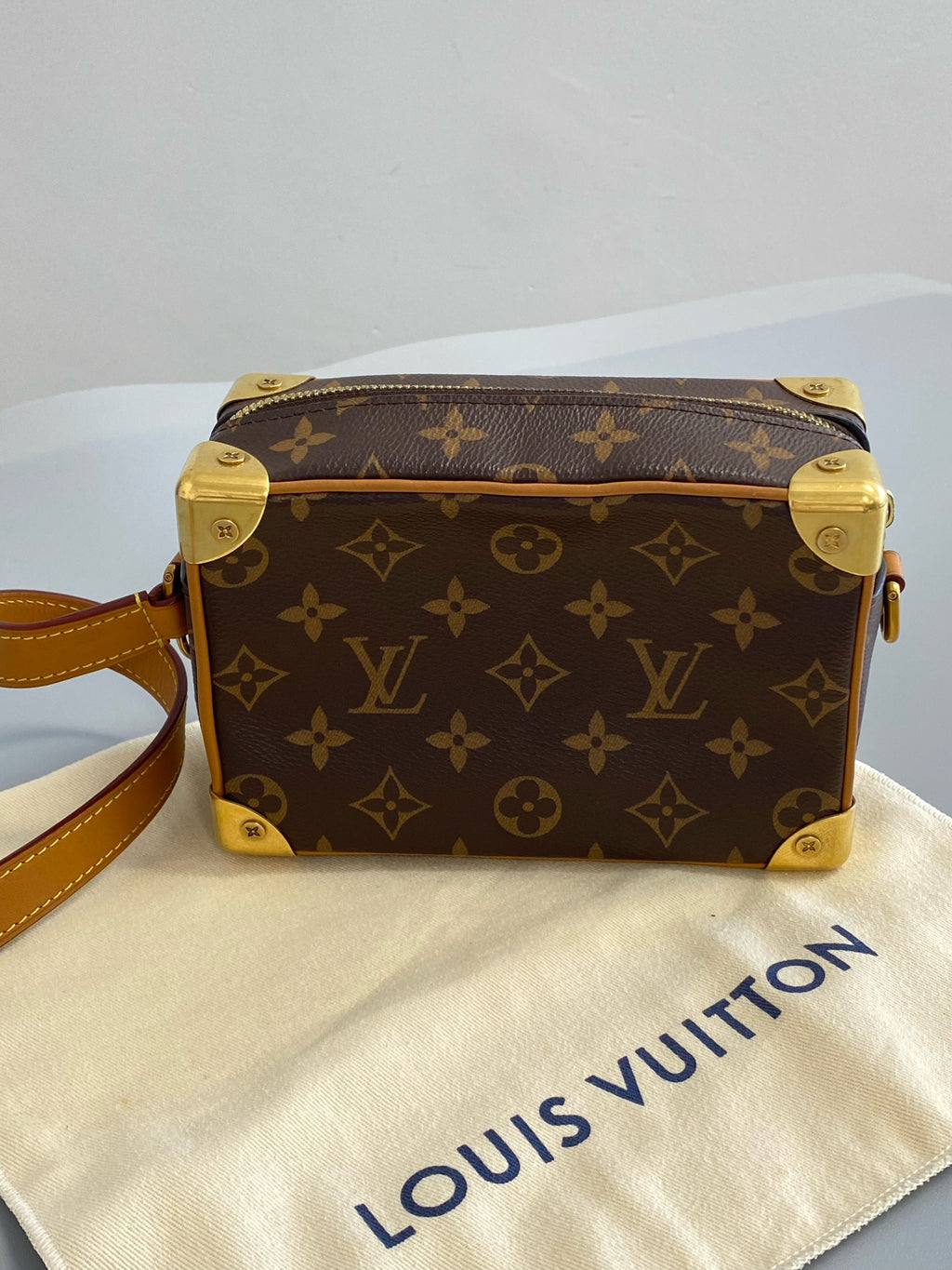 Louis Vuitton Metal M68906