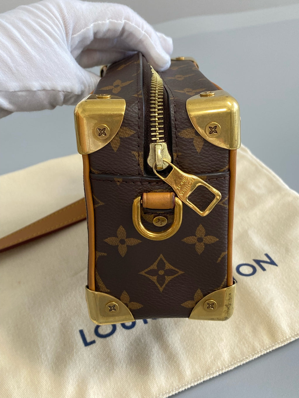 Louis Vuitton Metal M68906