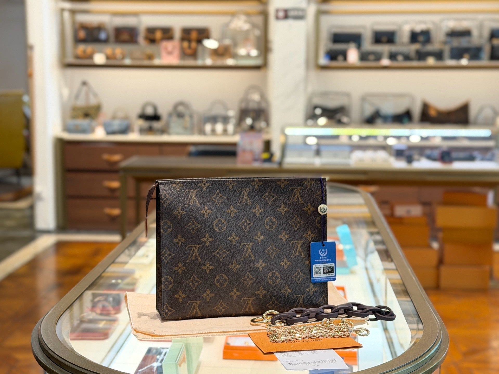 Louis Vuitton Canvas M47542