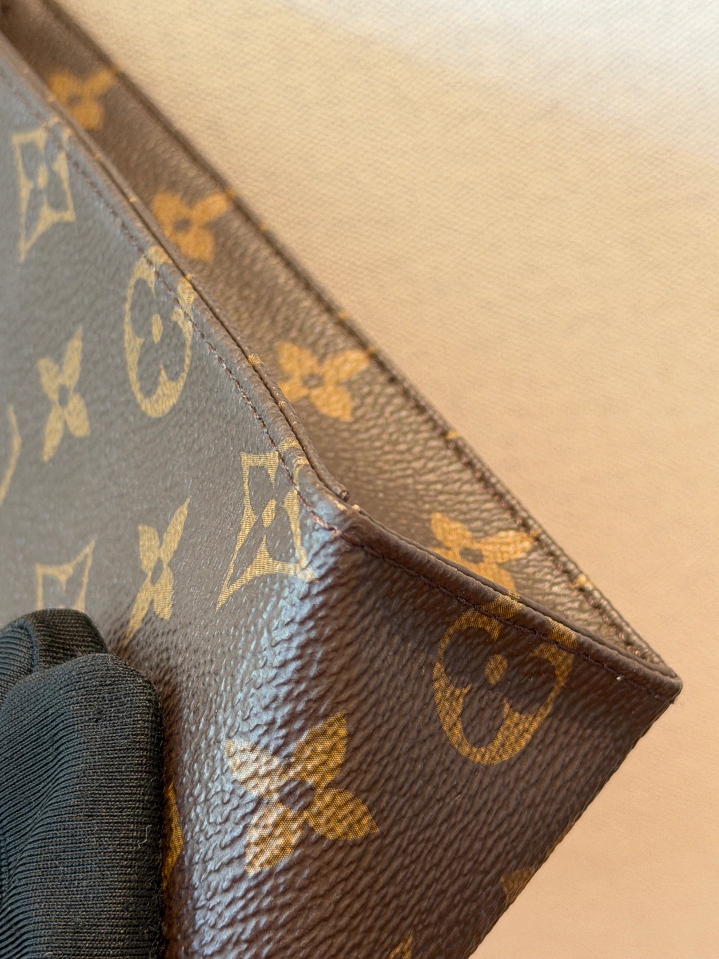Louis Vuitton Canvas M47542