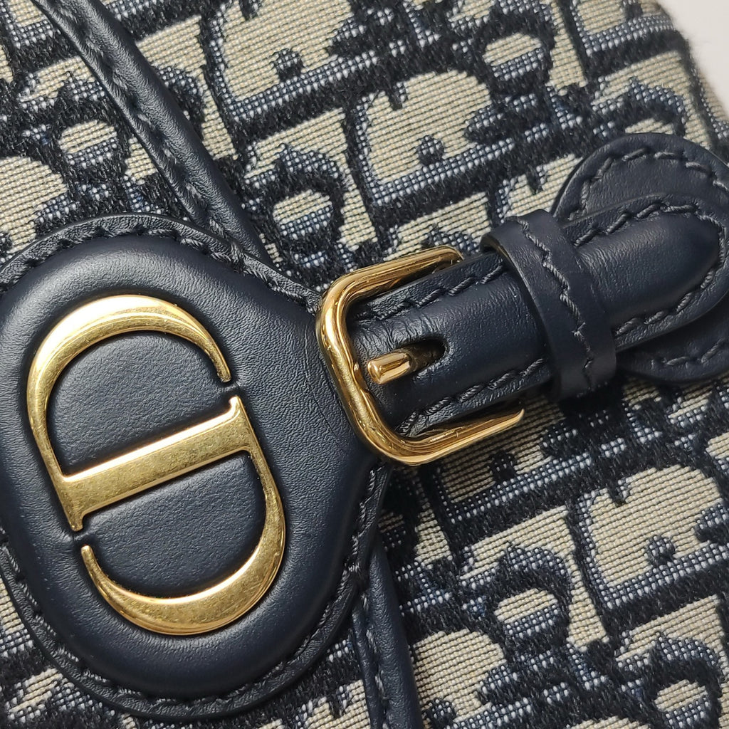 Dior Canvas Crossbody M9317UTZQ_M928