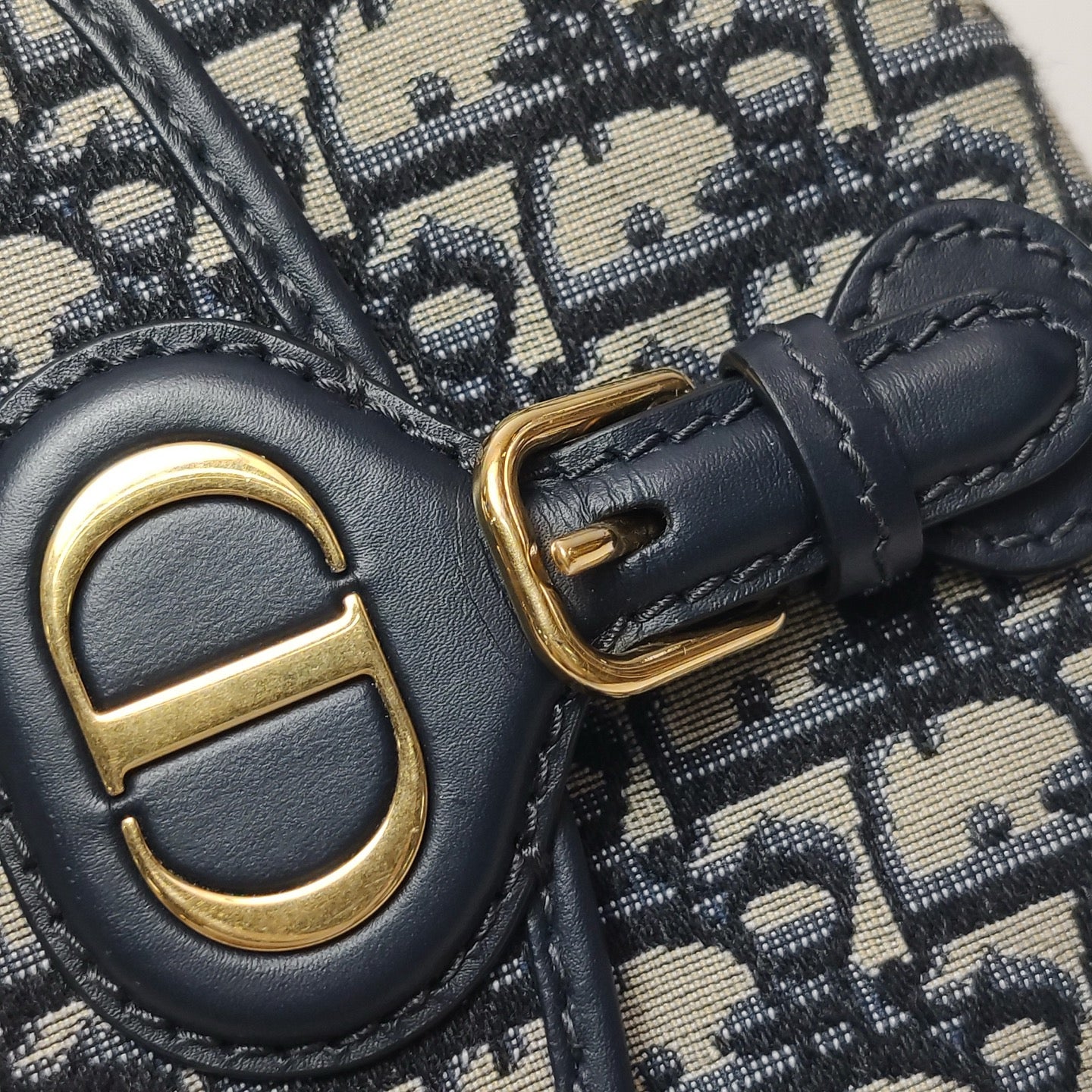 Dior Canvas Crossbody M9317UTZQ_M928