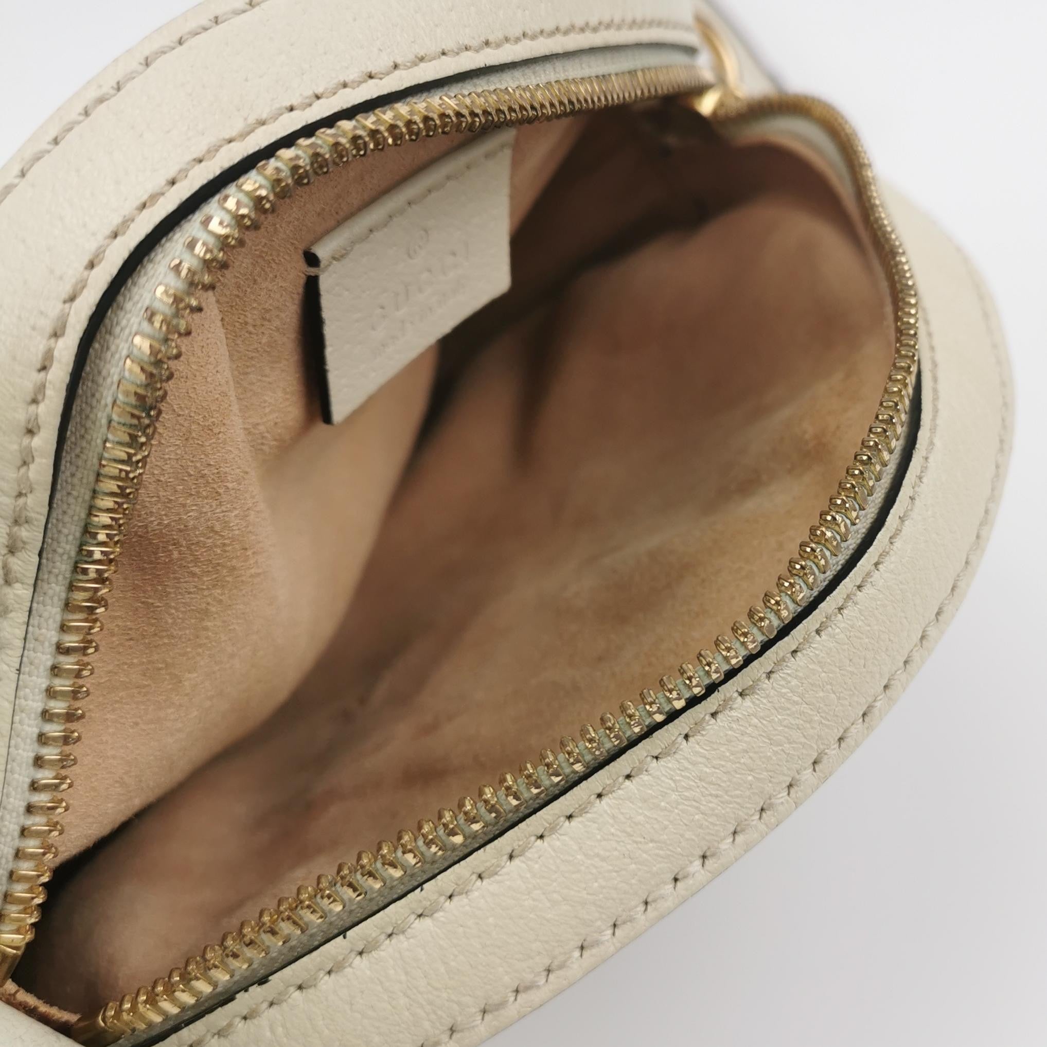 Gucci Canvas Crossbody 550618-CWG1G-8454