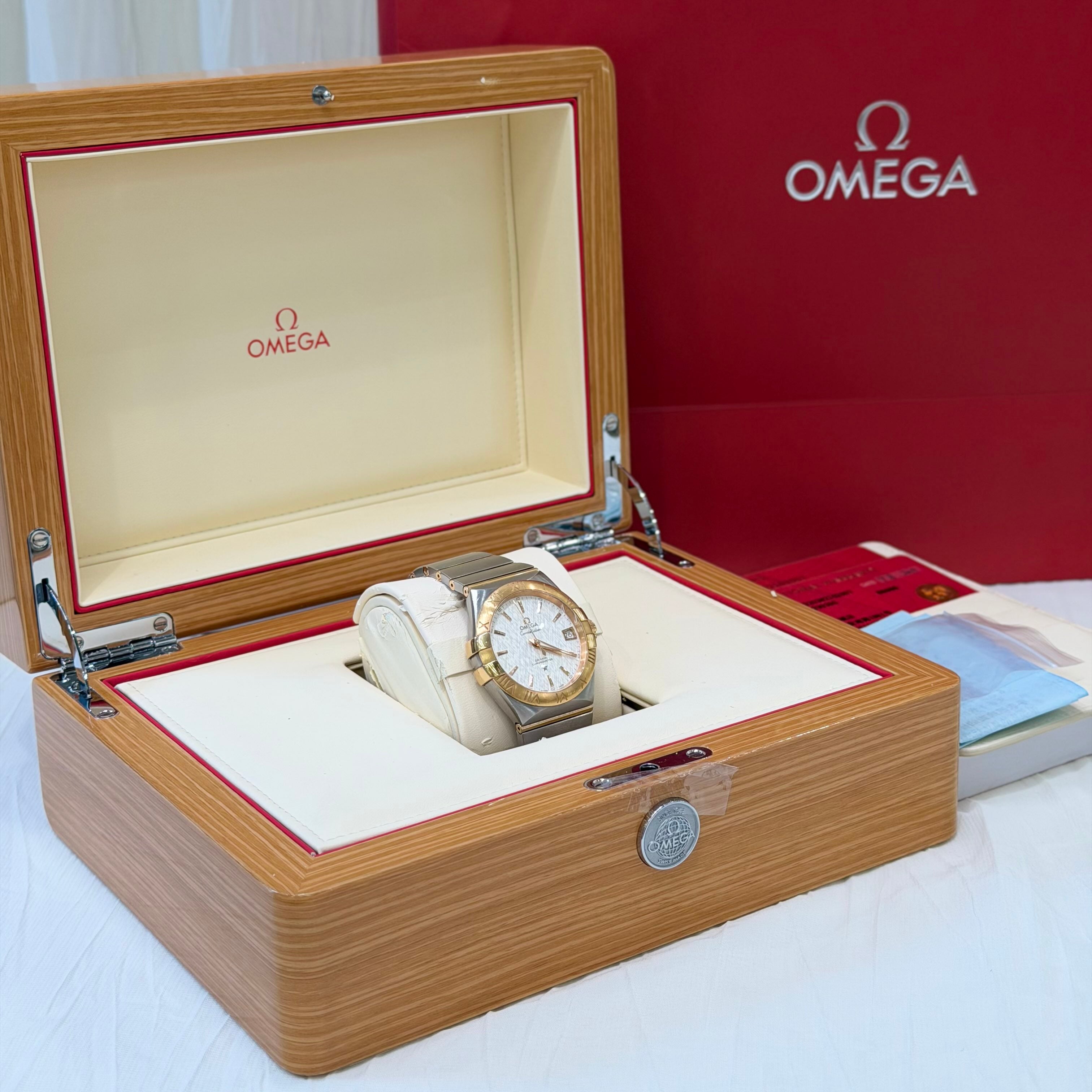 Omega Constellation Series 38 123.20.38.21.02.007