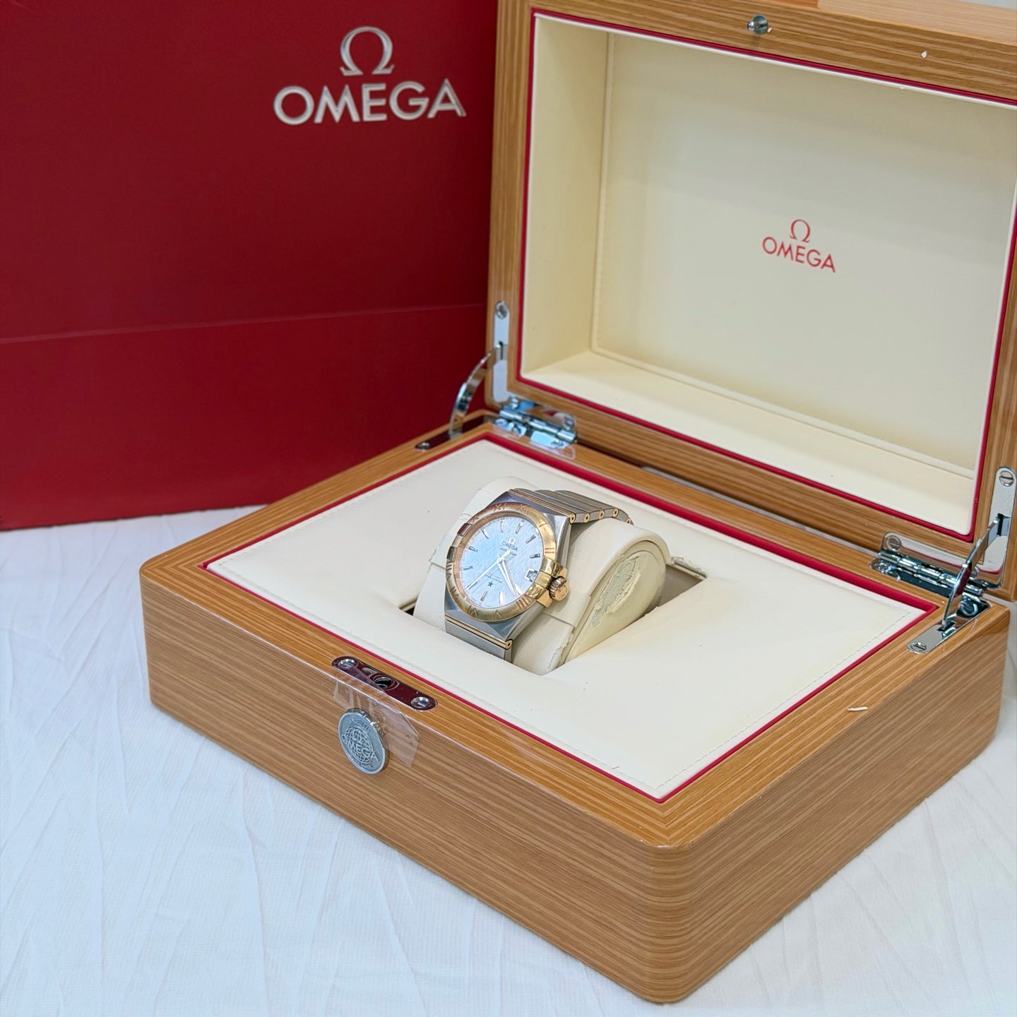 Omega Constellation Series 38 123.20.38.21.02.007