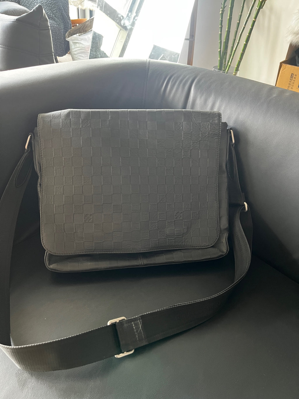 Louis Vuitton Messenger Bag