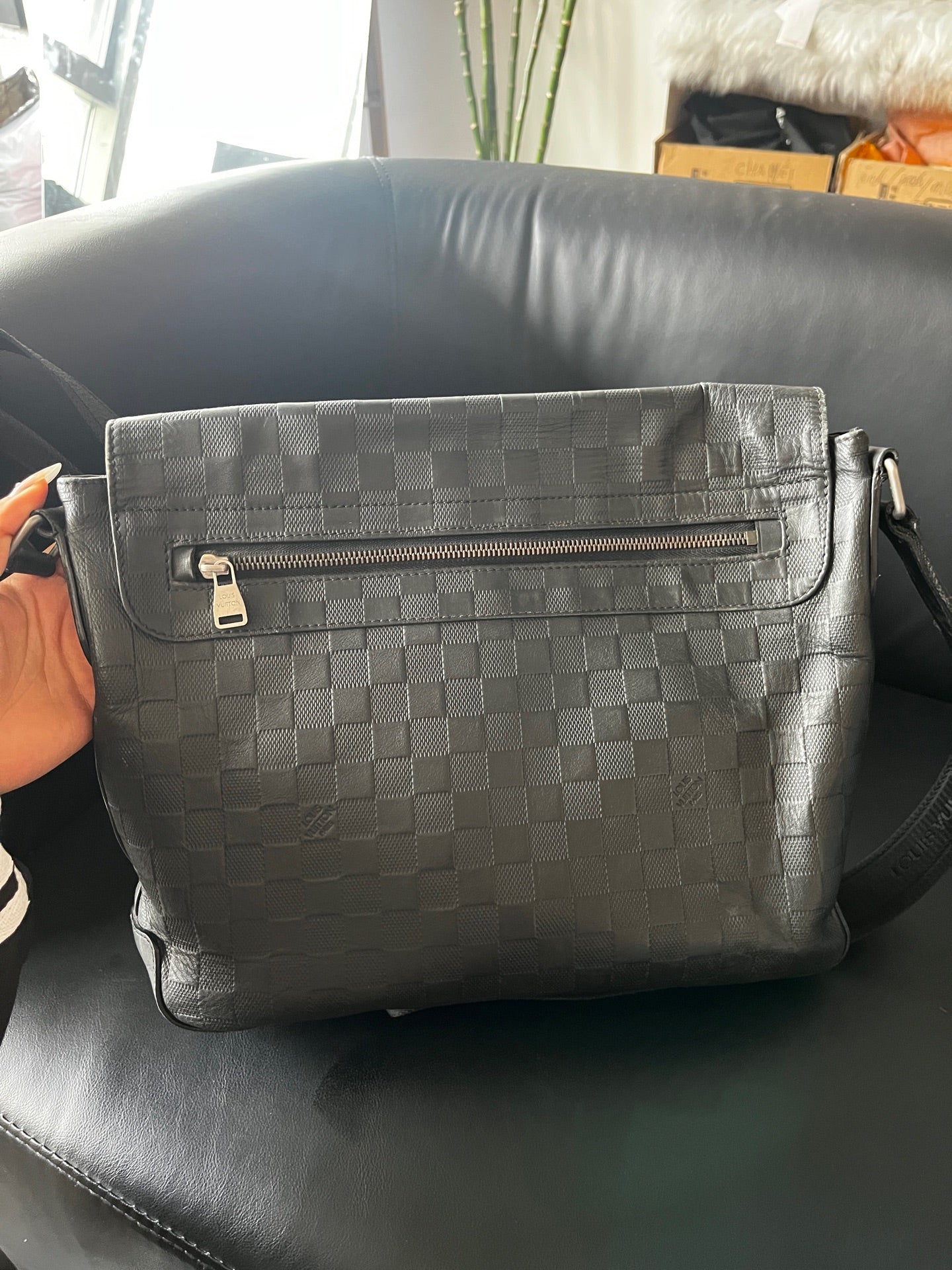 Louis Vuitton Messenger Bag