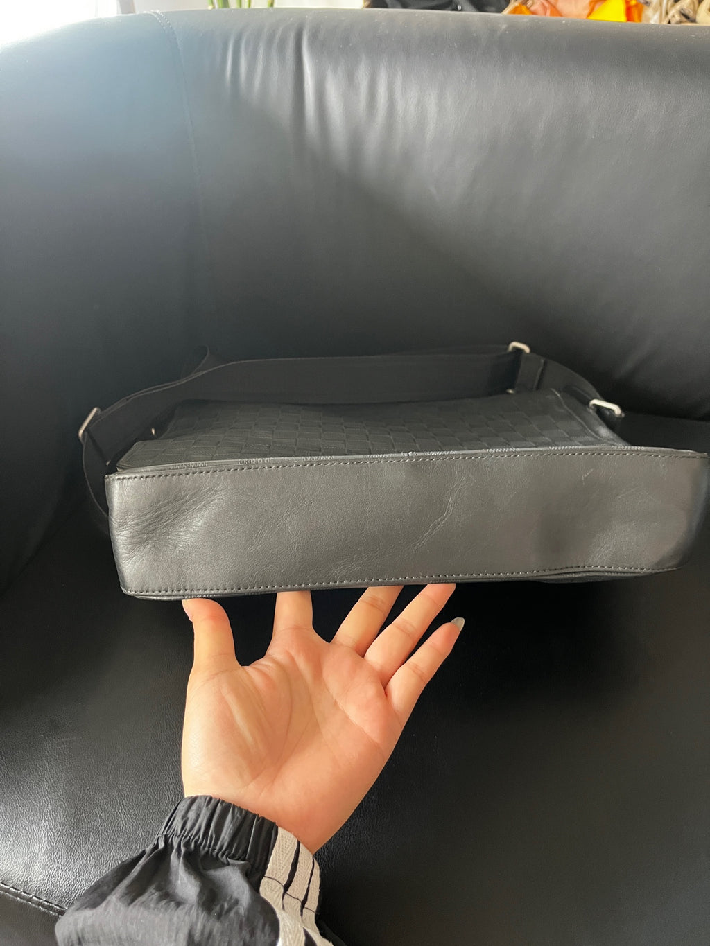 Louis Vuitton Messenger Bag