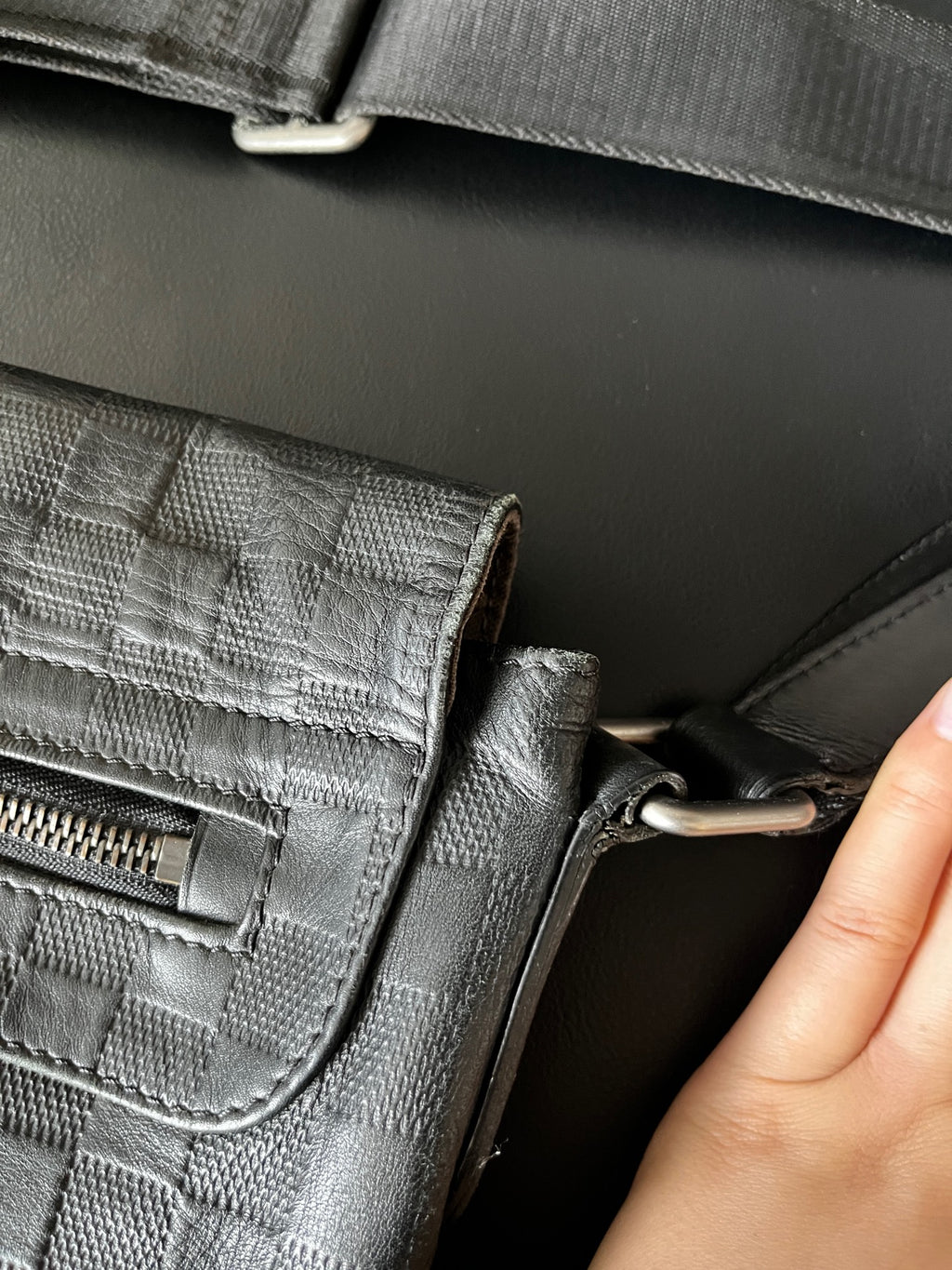 Louis Vuitton Messenger Bag