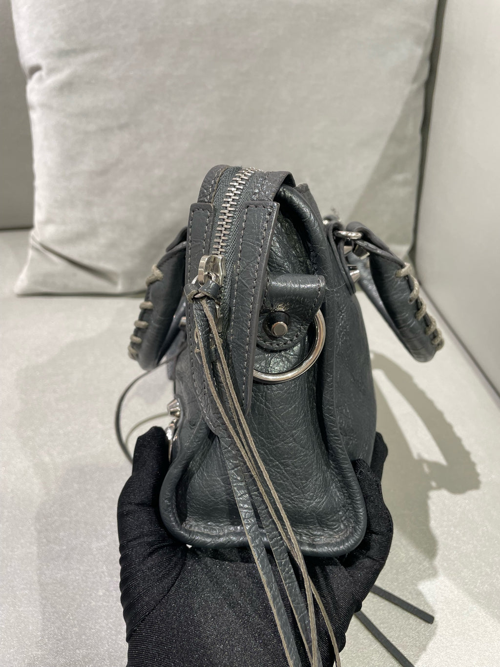 Balenciaga Gray Crossbody 300295-DB5XN-3061