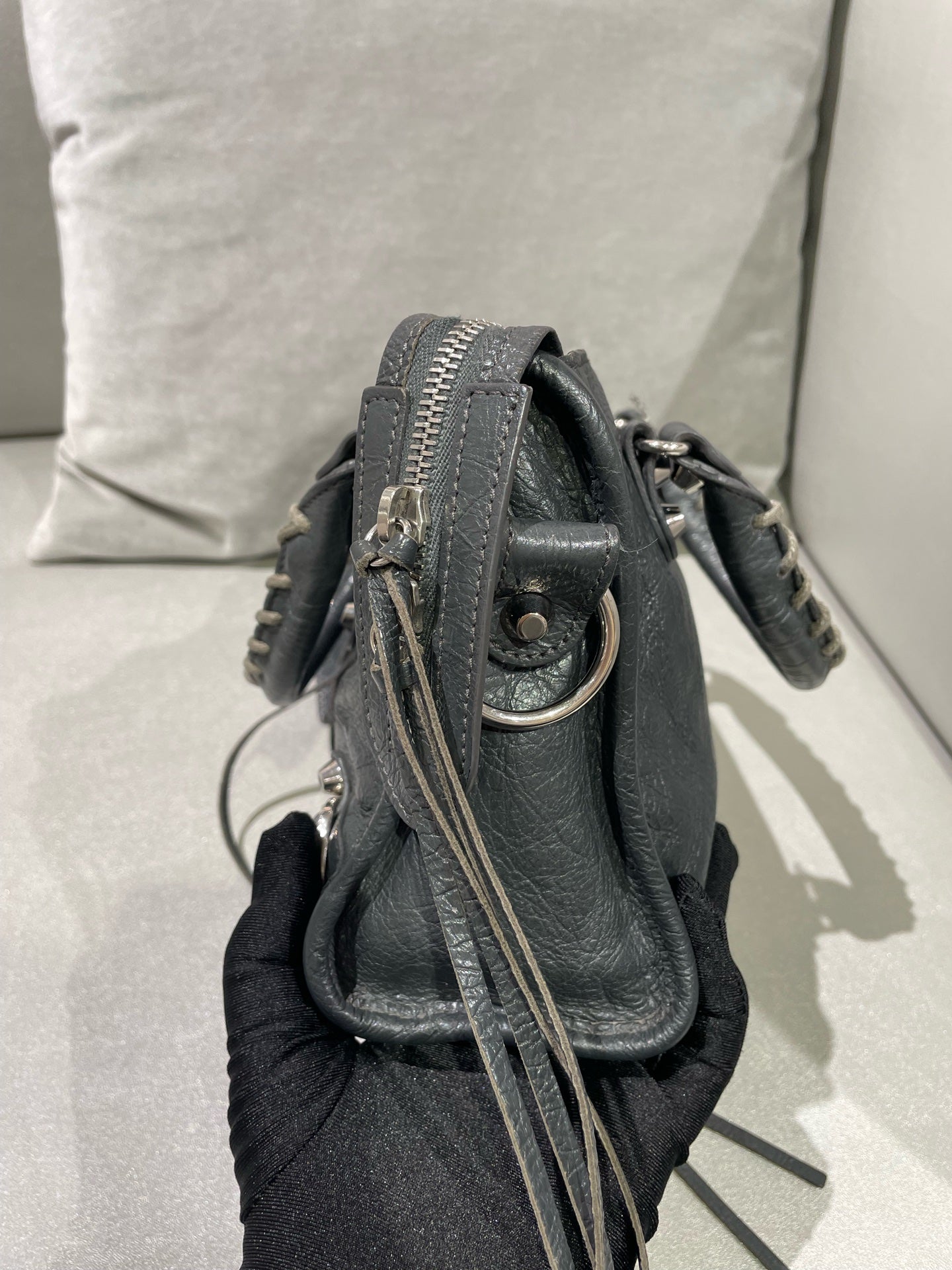 Balenciaga Gray Crossbody 300295-DB5XN-3061