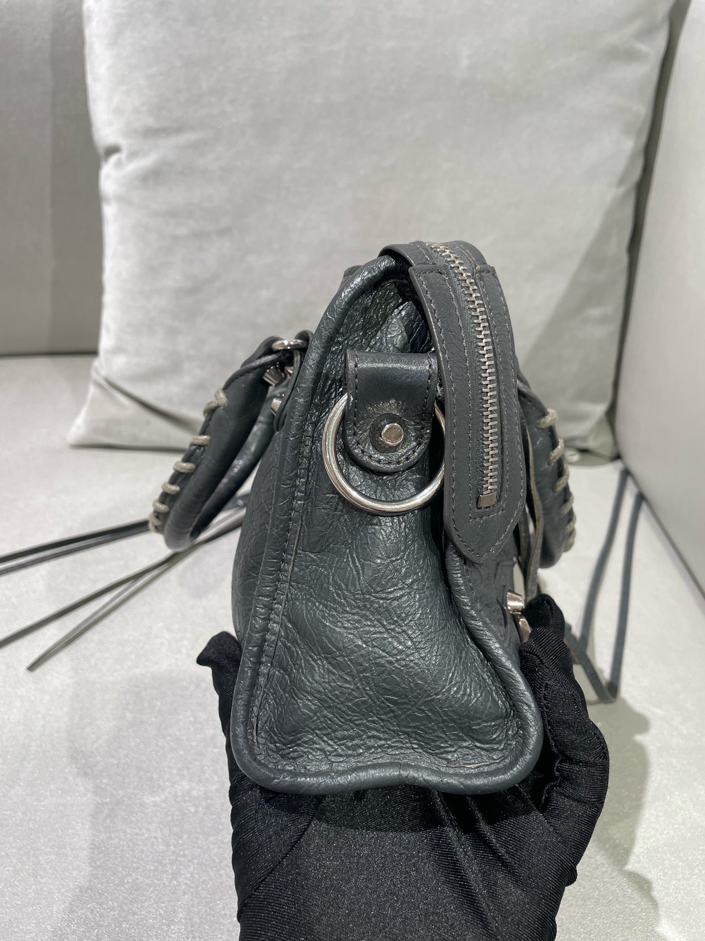 Balenciaga Gray Crossbody 300295-DB5XN-3061