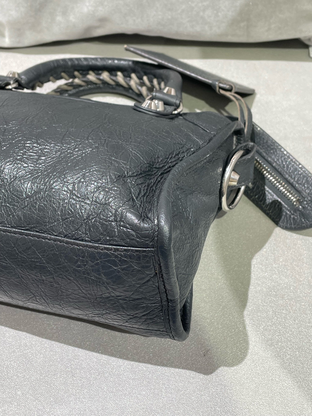 Balenciaga Gray Crossbody 300295-DB5XN-3061
