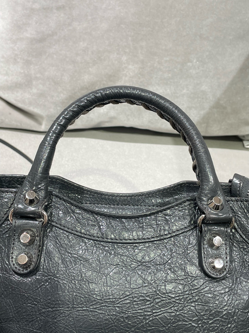 Balenciaga Gray Crossbody 300295-DB5XN-3061