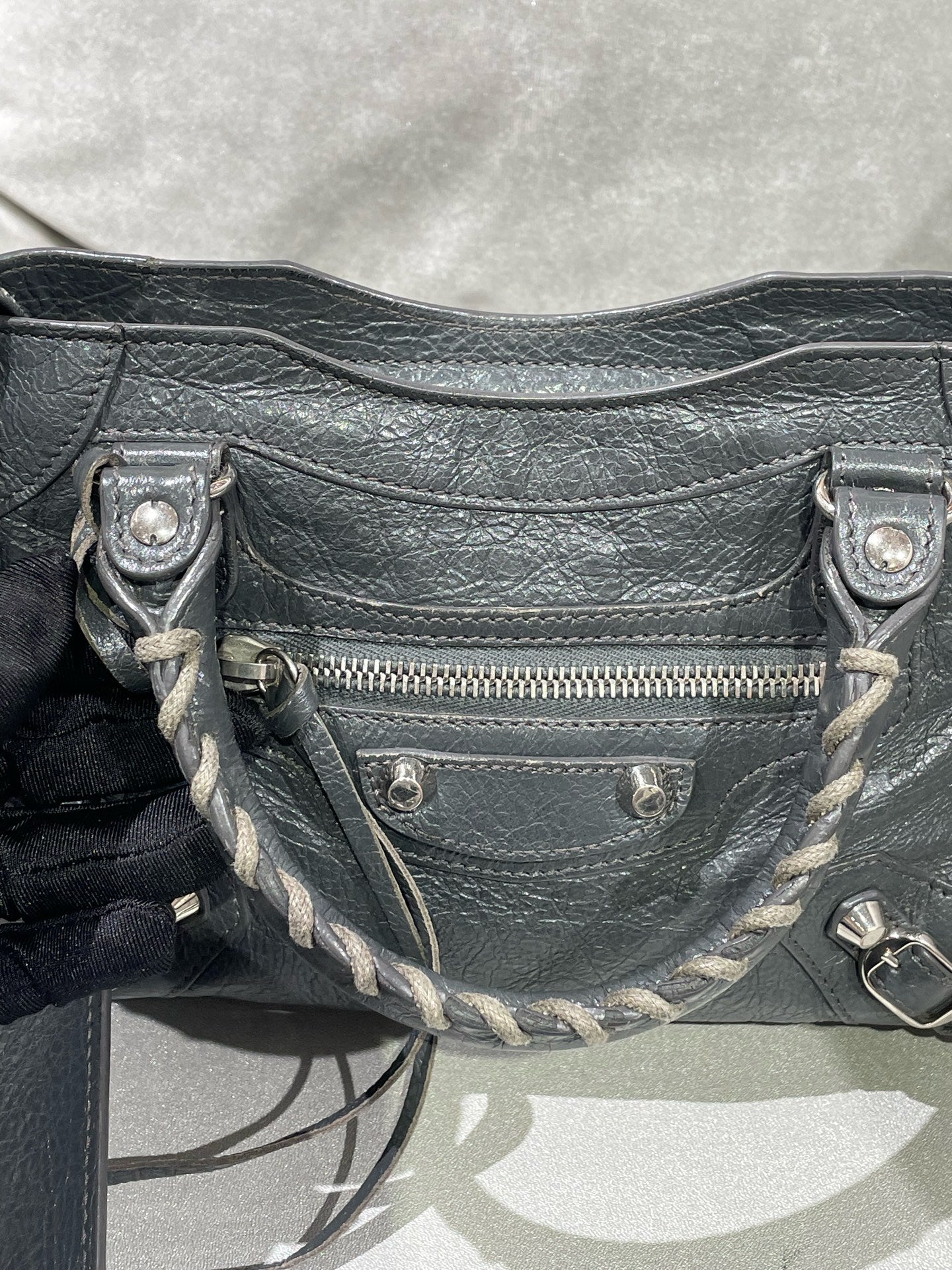 Balenciaga Gray Crossbody 300295-DB5XN-3061