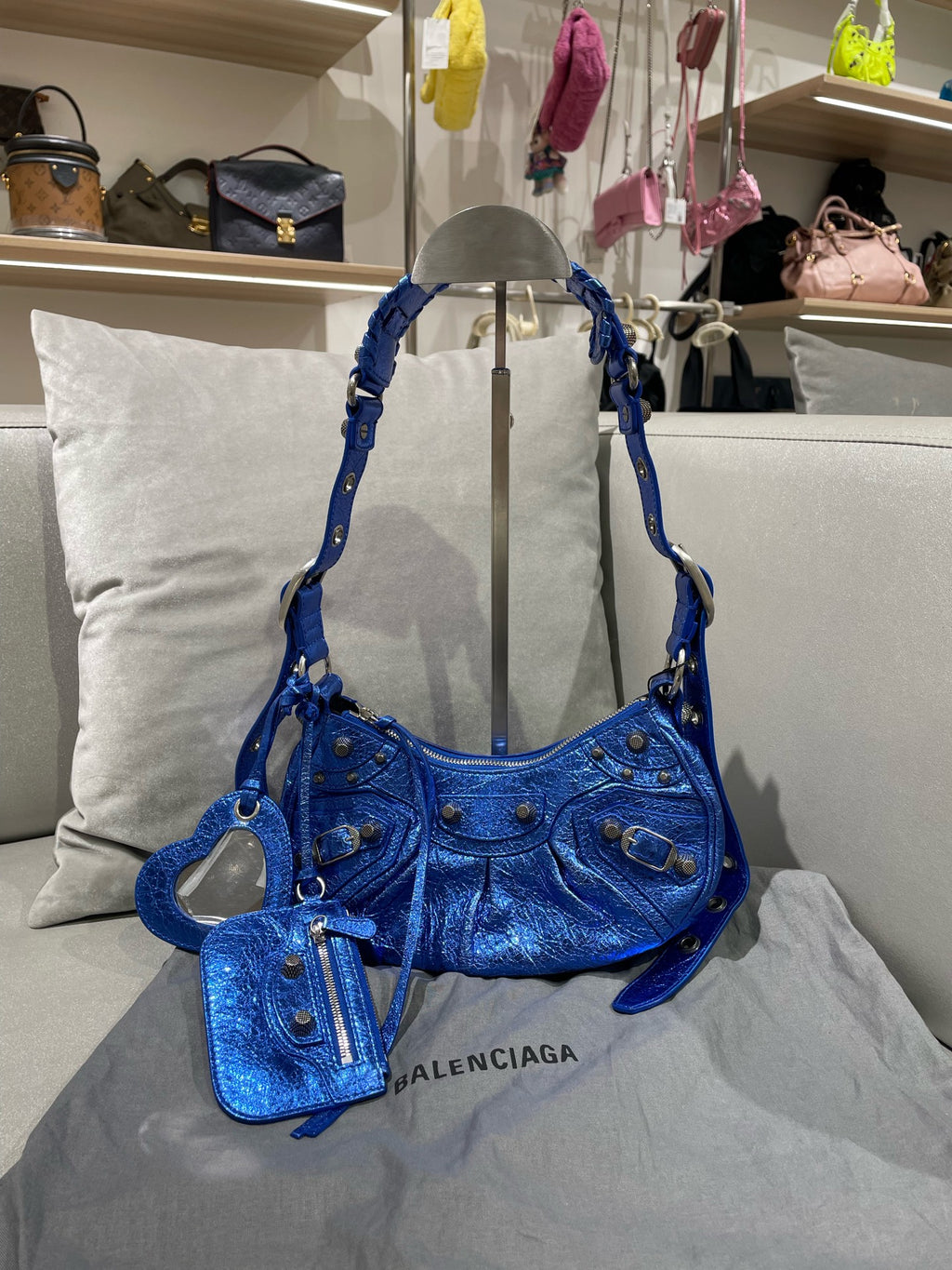 Balenciaga Metal Blue 6713090GT3Y4023