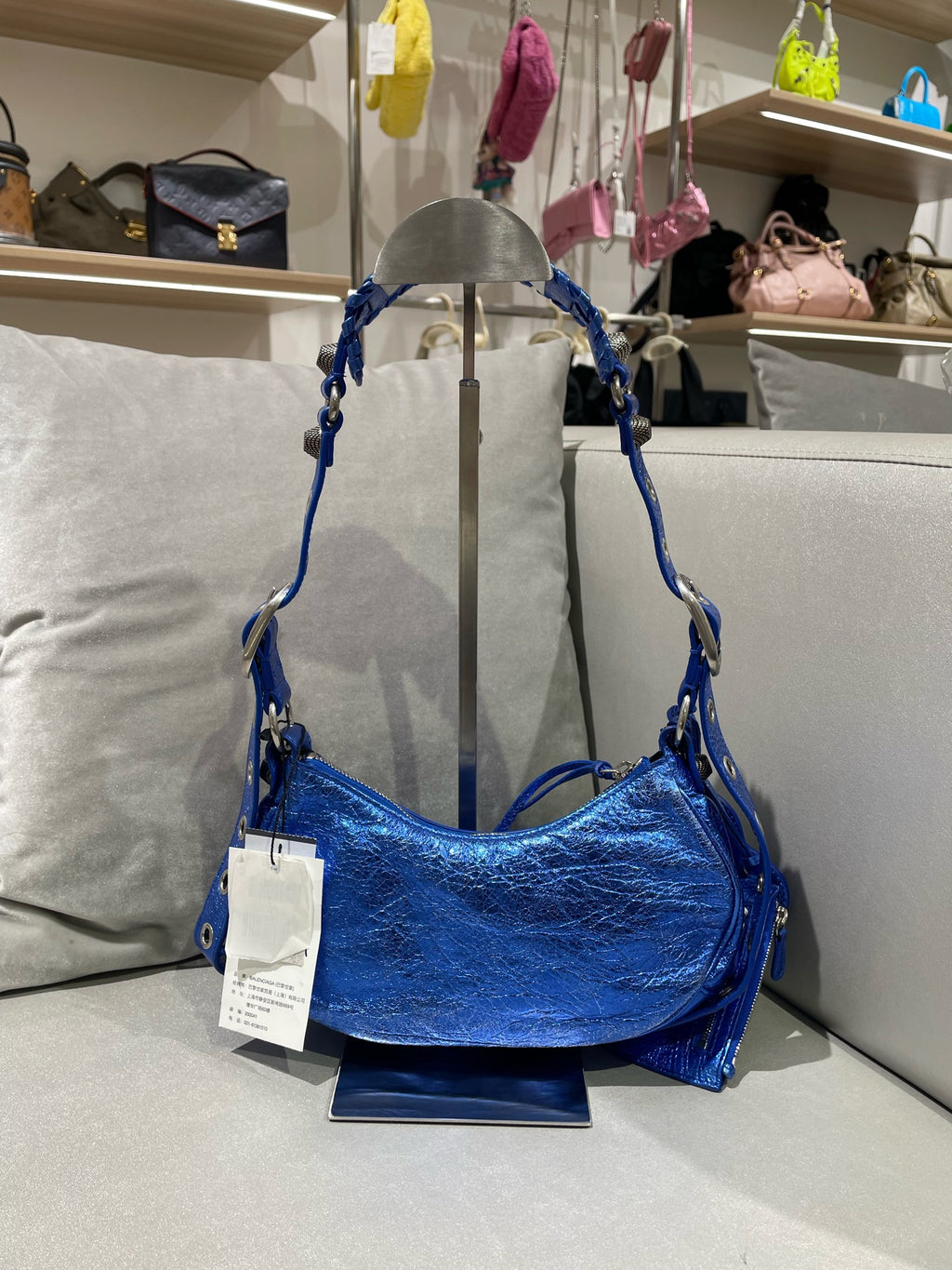 Balenciaga Metal Blue 6713090GT3Y4023