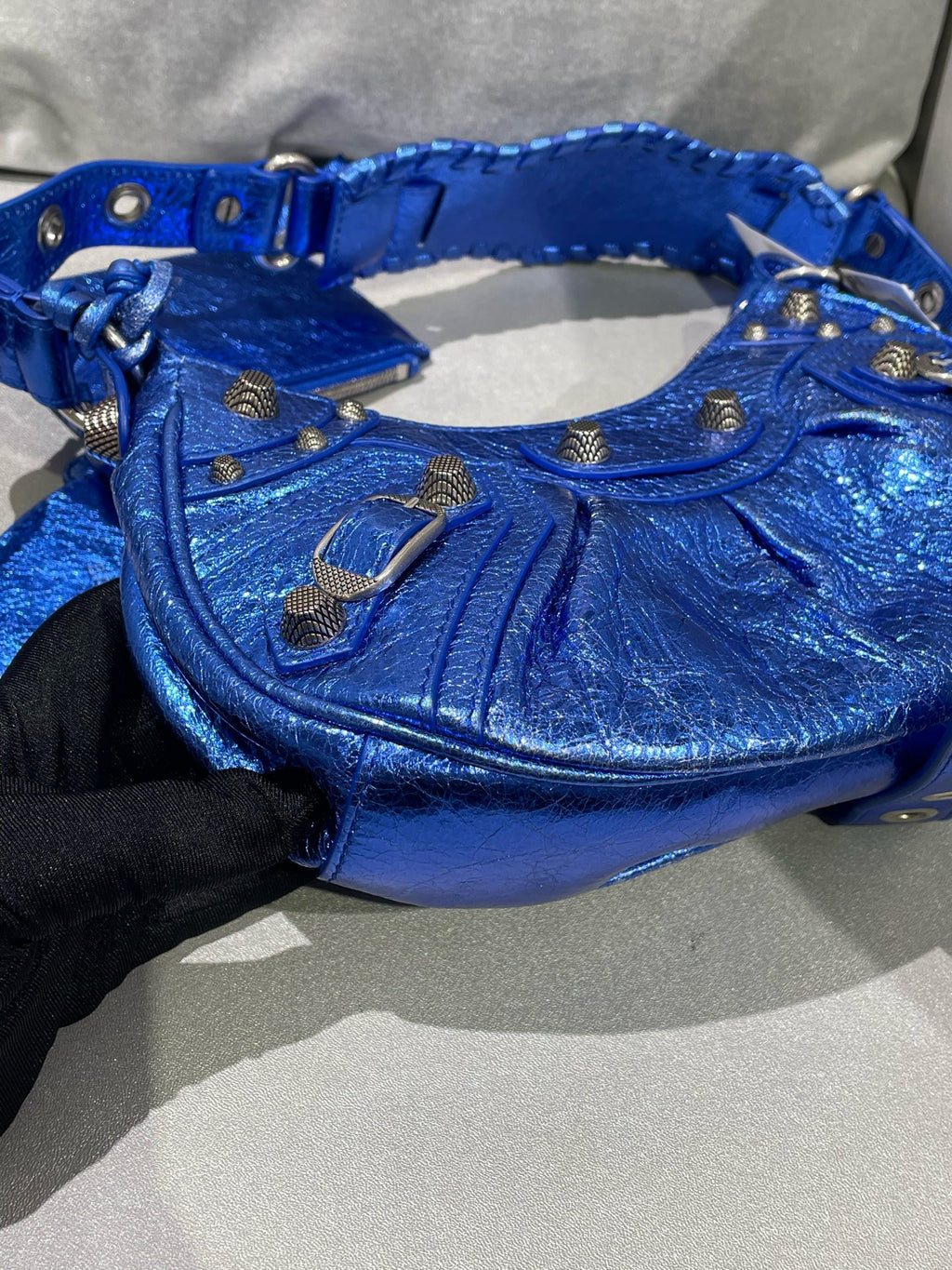 Balenciaga Metal Blue 6713090GT3Y4023