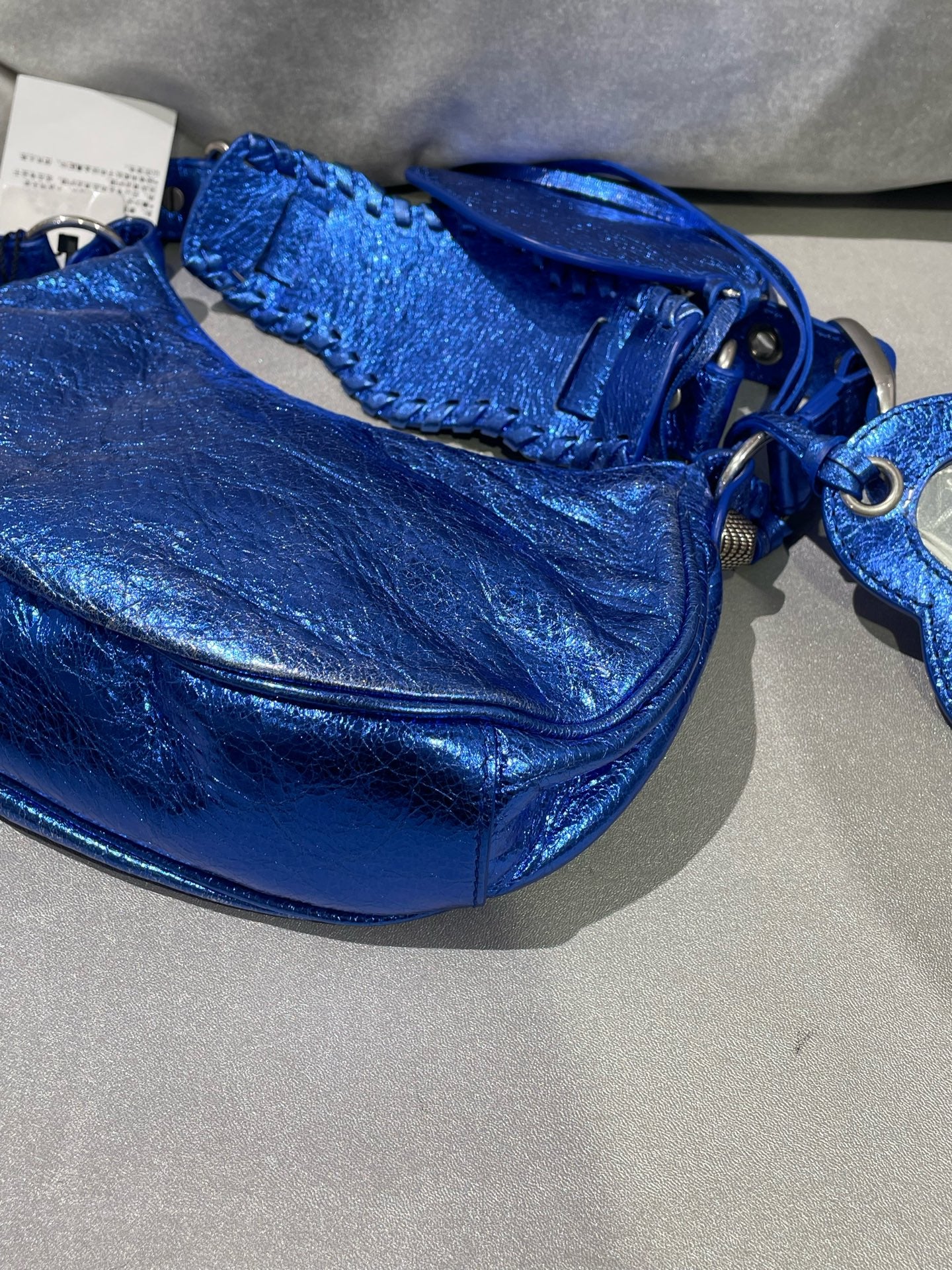 Balenciaga Metal Blue 6713090GT3Y4023