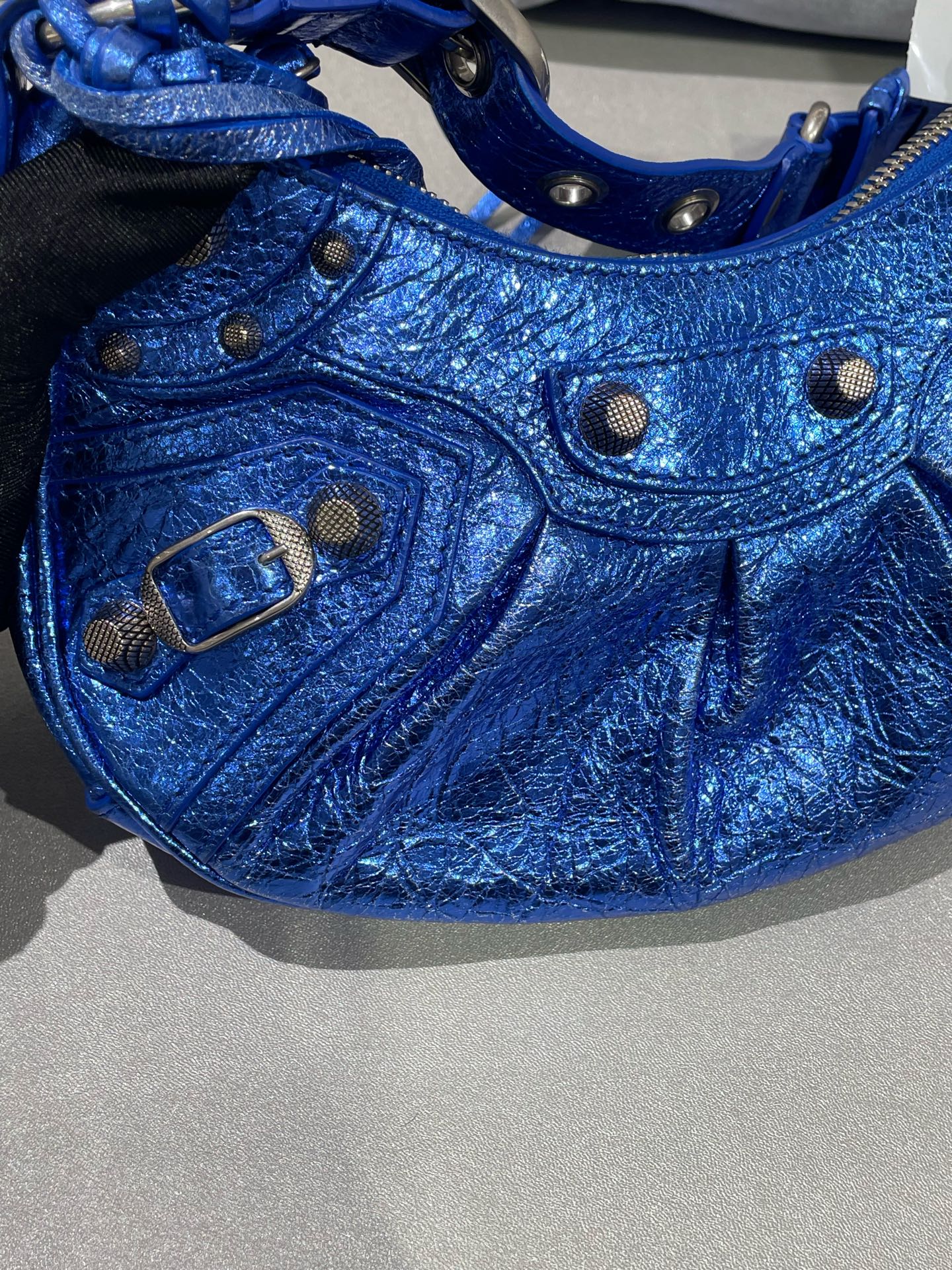 Balenciaga Metal Blue 6713090GT3Y4023