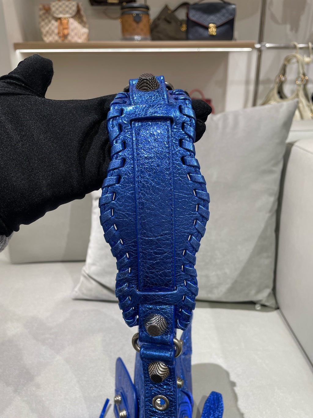 Balenciaga Metal Blue 6713090GT3Y4023