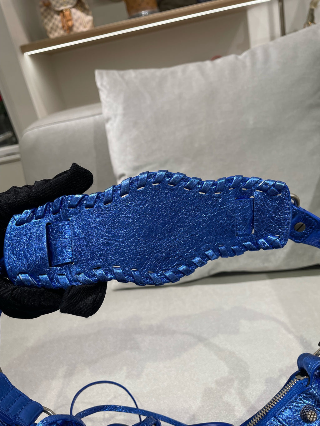 Balenciaga Metal Blue 6713090GT3Y4023