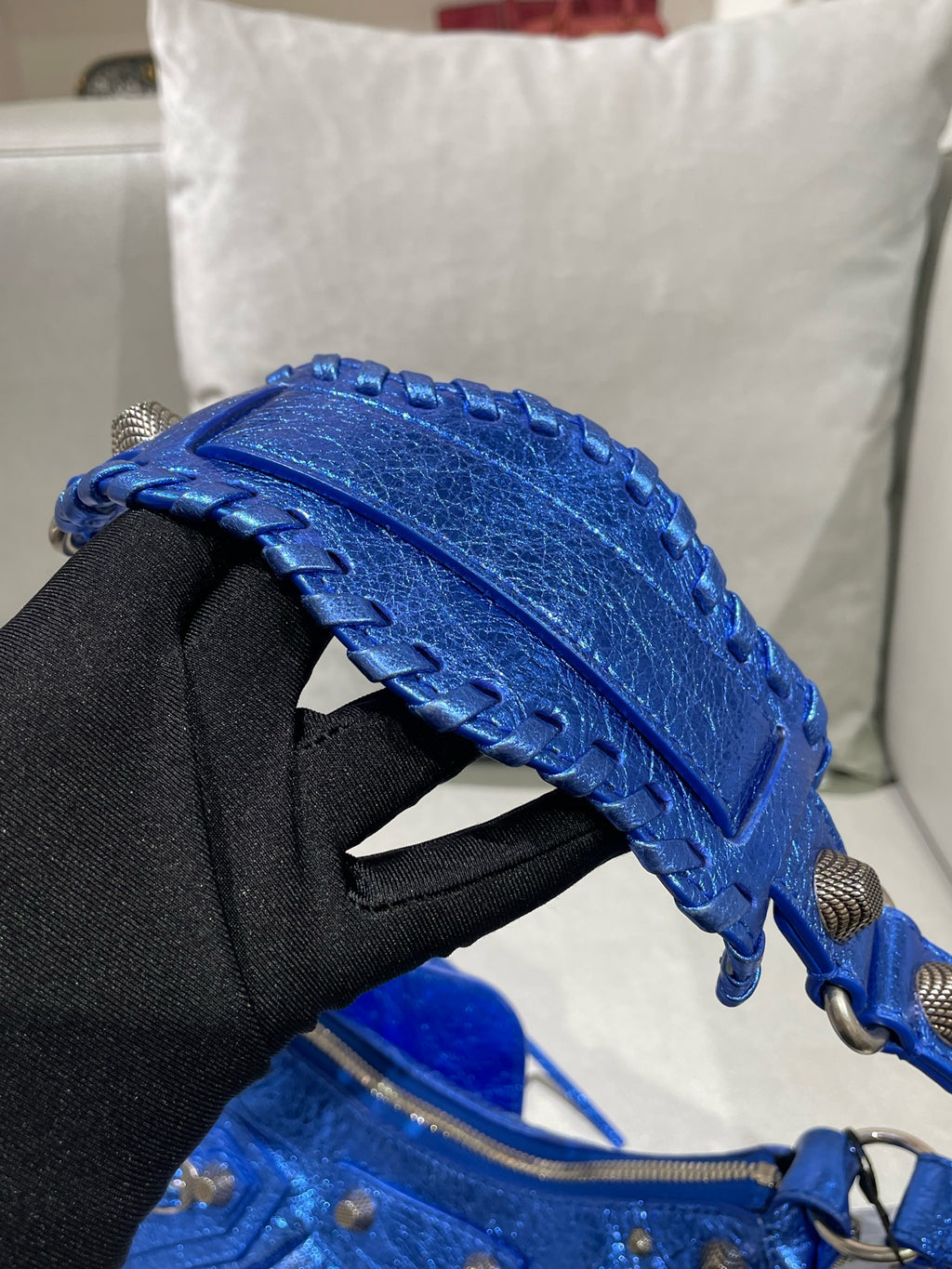 Balenciaga Metal Blue 6713090GT3Y4023
