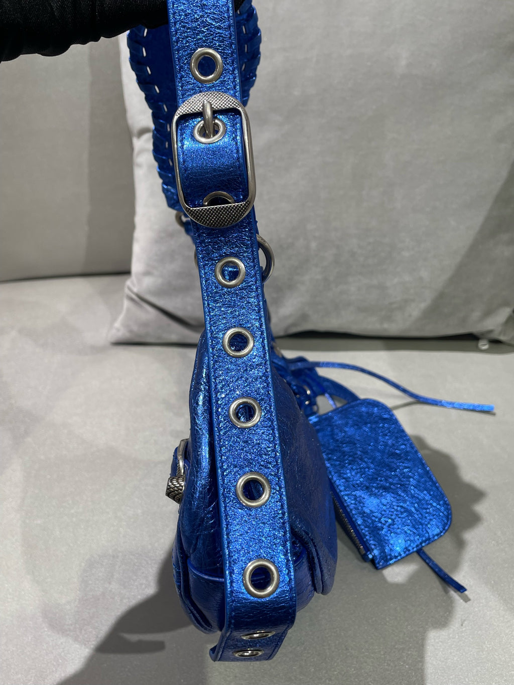 Balenciaga Metal Blue 6713090GT3Y4023