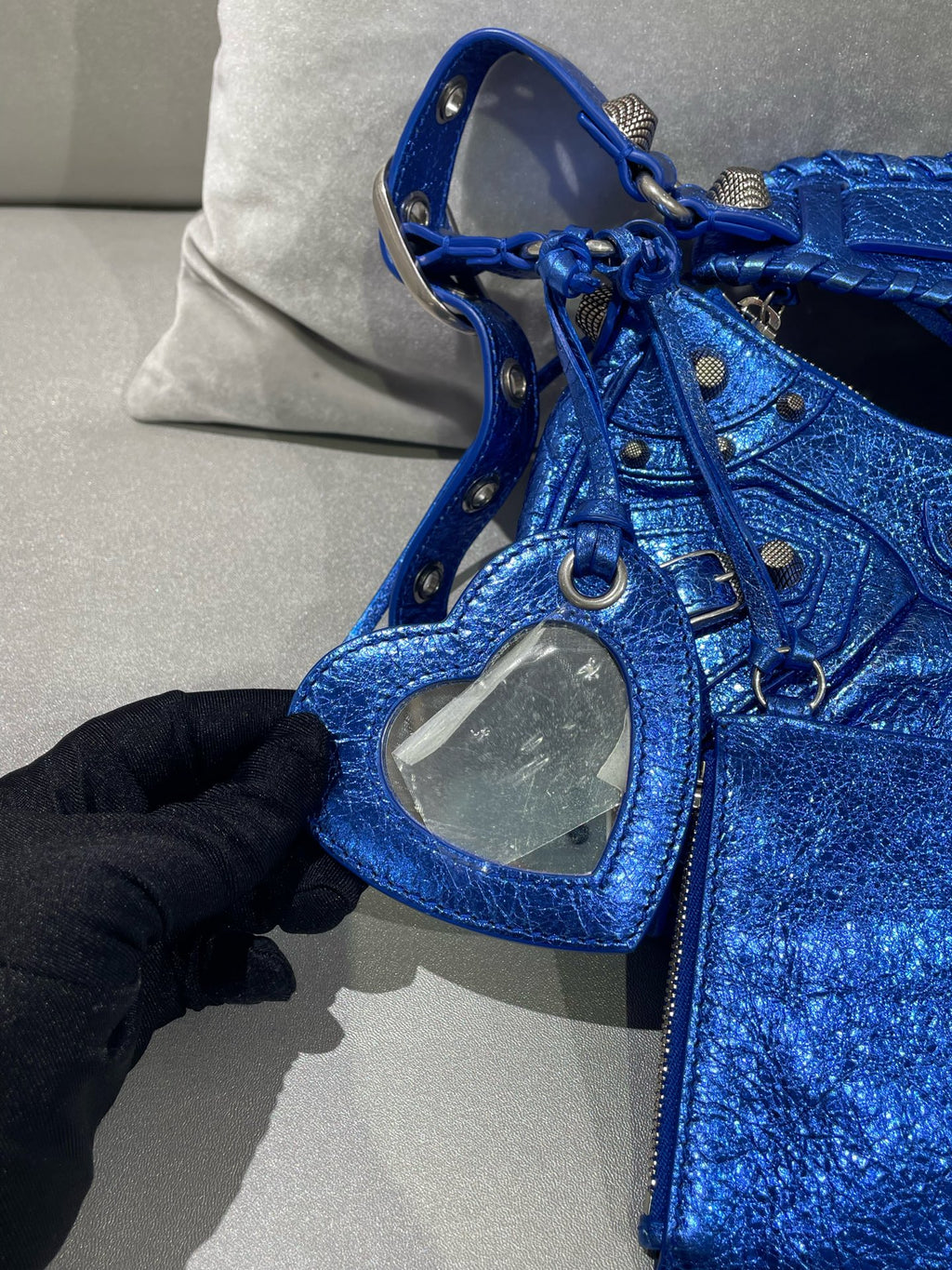 Balenciaga Metal Blue 6713090GT3Y4023