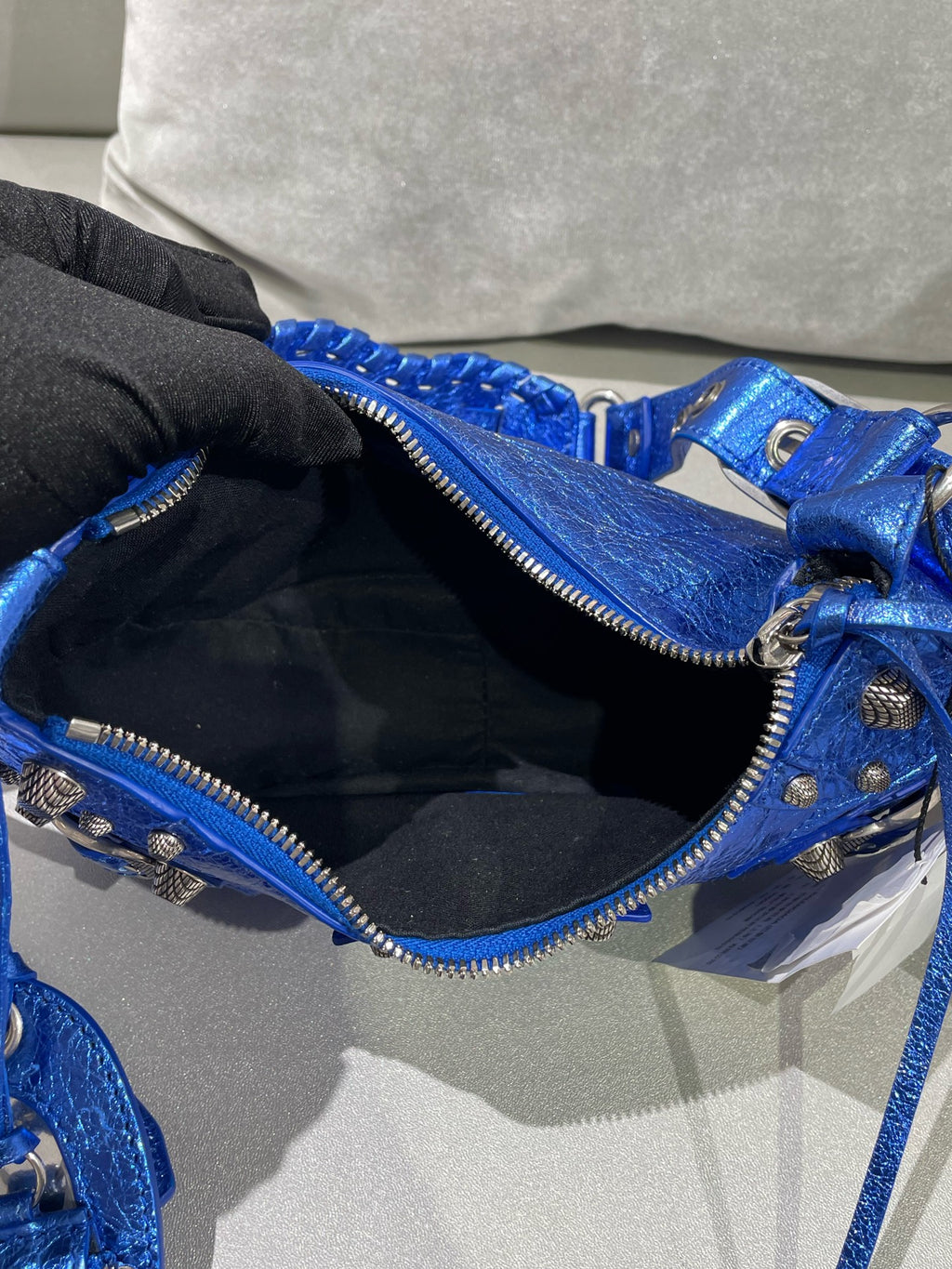 Balenciaga Metal Blue 6713090GT3Y4023