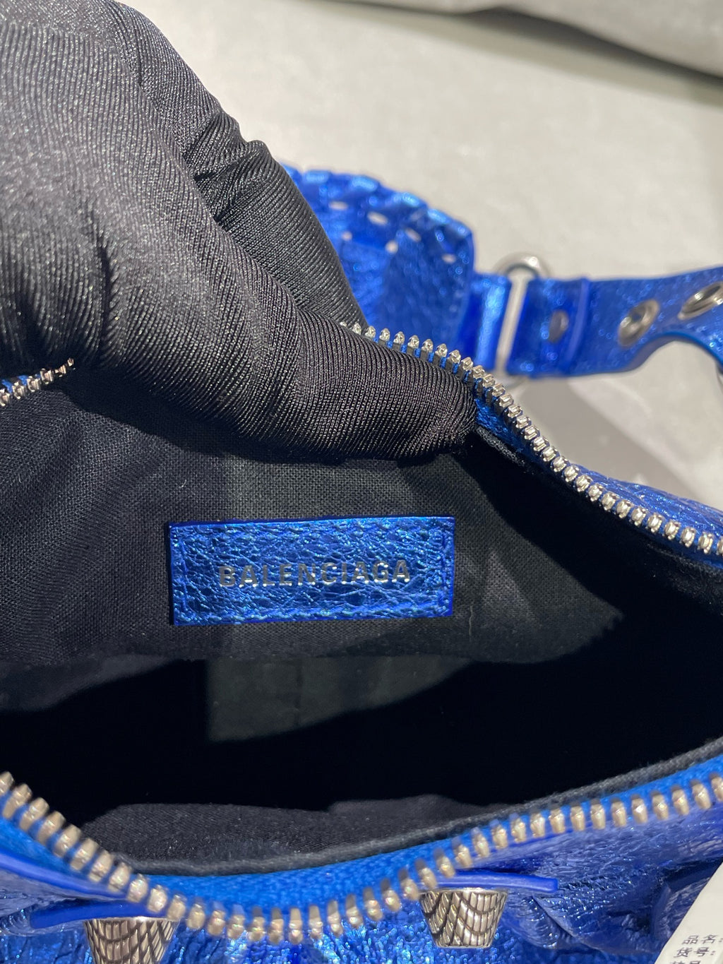 Balenciaga Metal Blue 6713090GT3Y4023