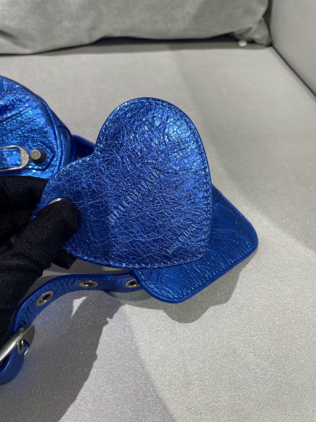 Balenciaga Metal Blue 6713090GT3Y4023