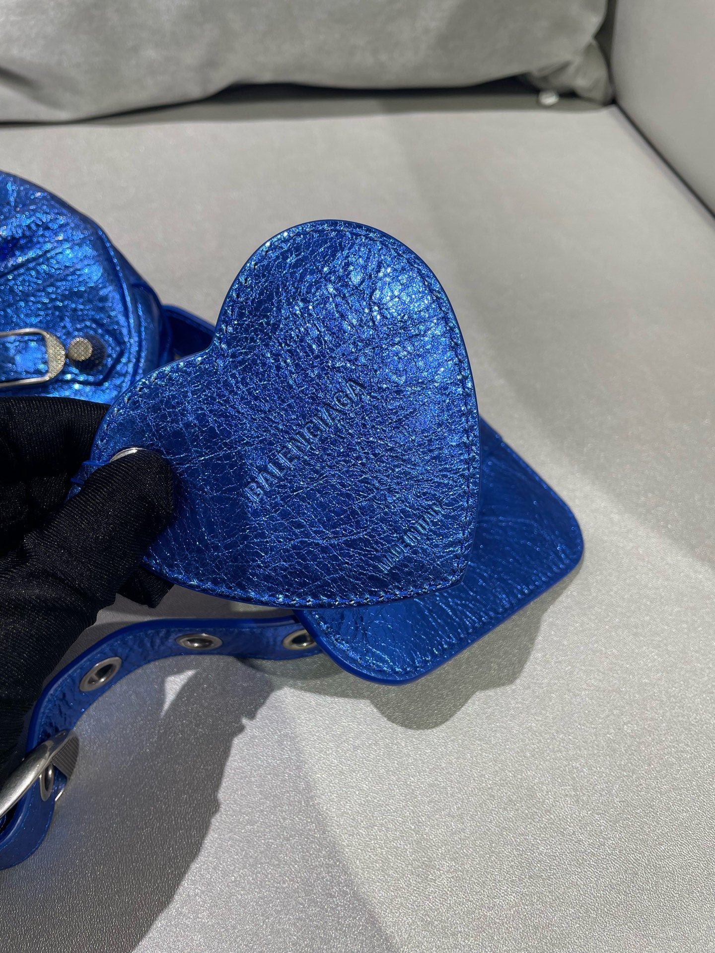 Balenciaga Metal Blue 6713090GT3Y4023