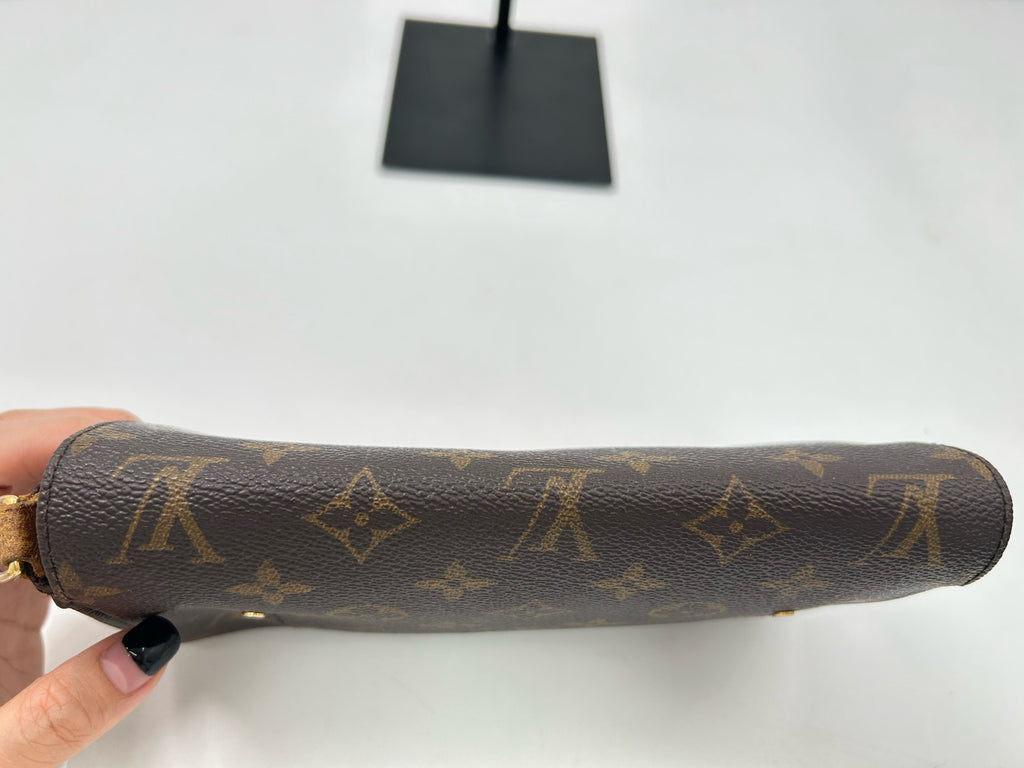 Louis Vuitton Crossbody