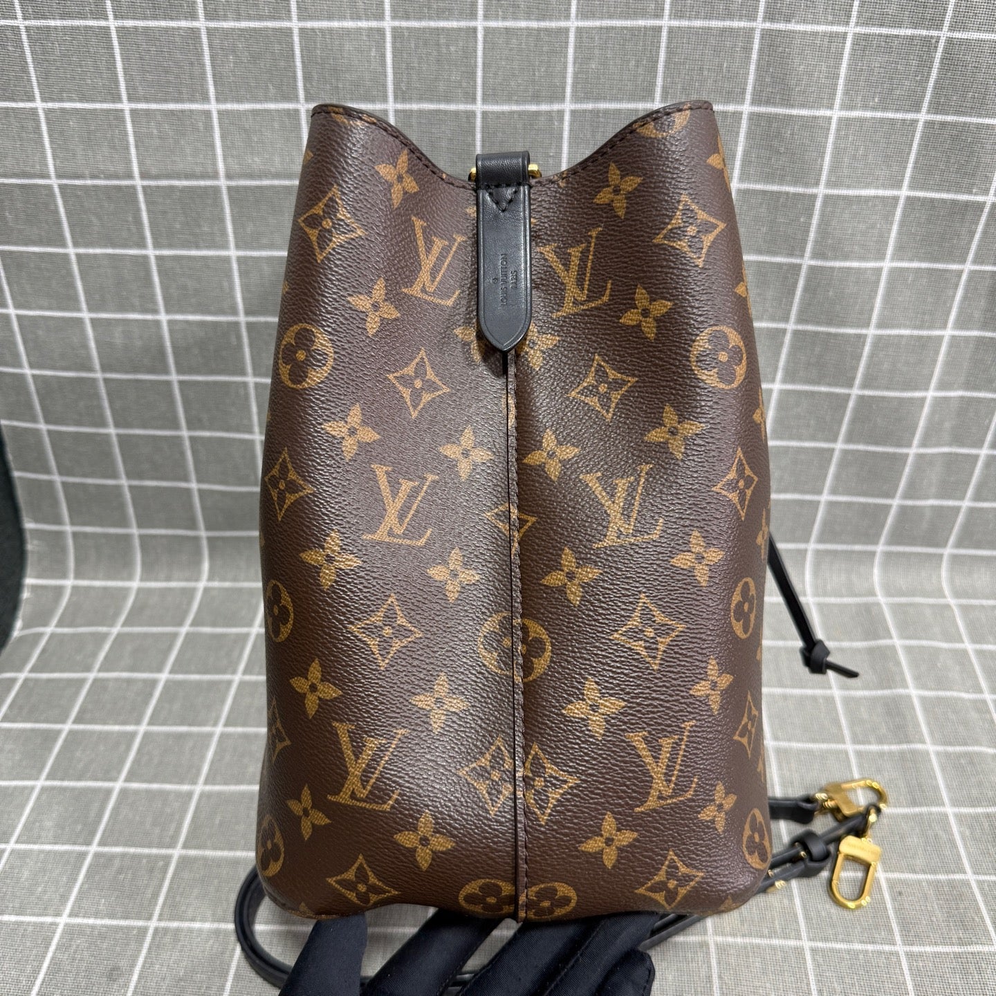 Louis Vuitton Néonoé Canvas Bucket & Drawstring Bag M44020