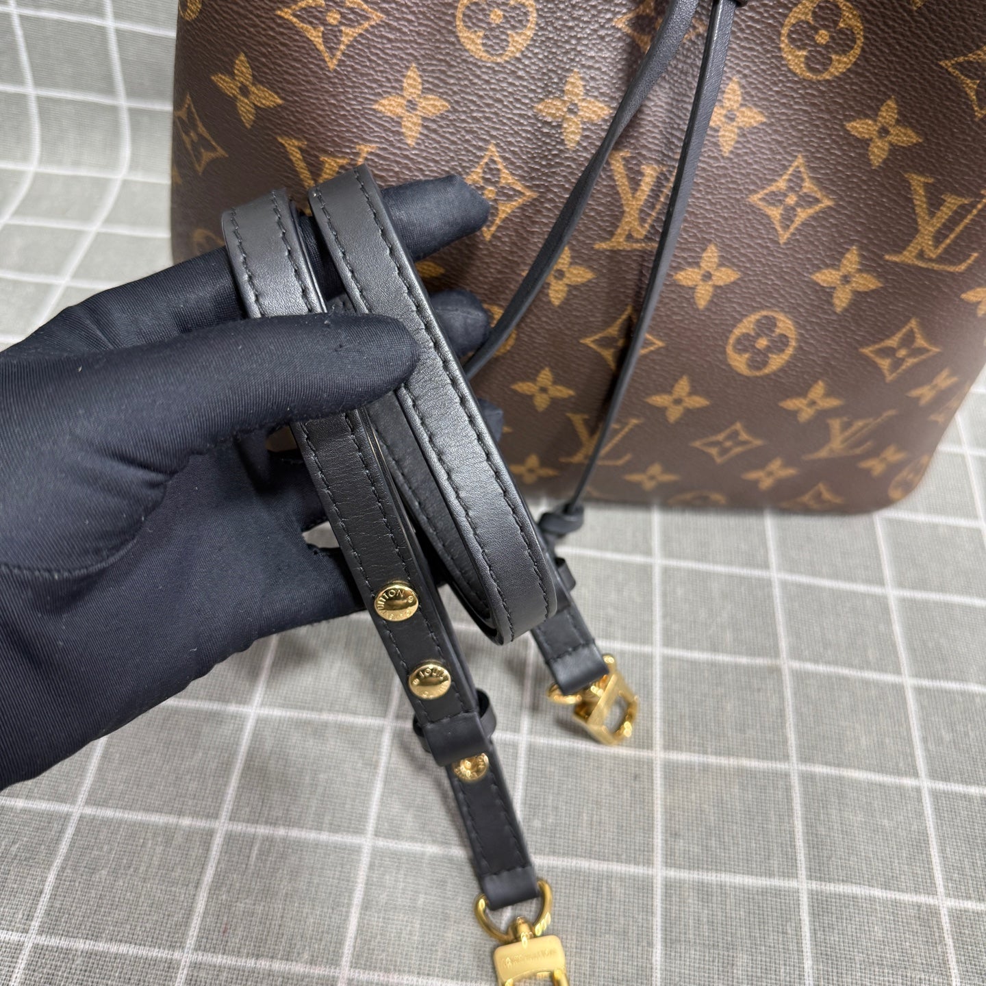 Louis Vuitton Néonoé Canvas Bucket & Drawstring Bag M44020