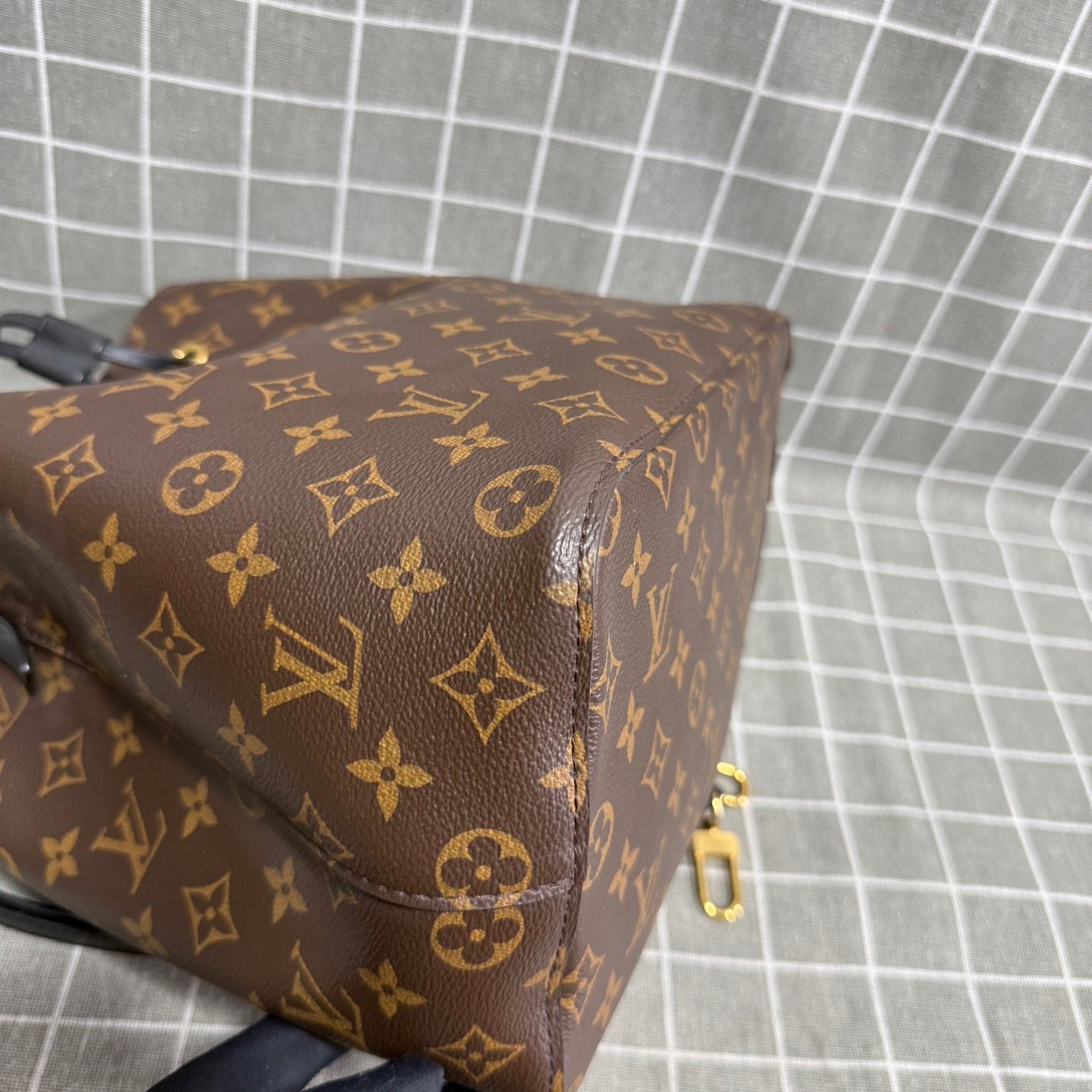 Louis Vuitton Néonoé Canvas Bucket & Drawstring Bag M44020
