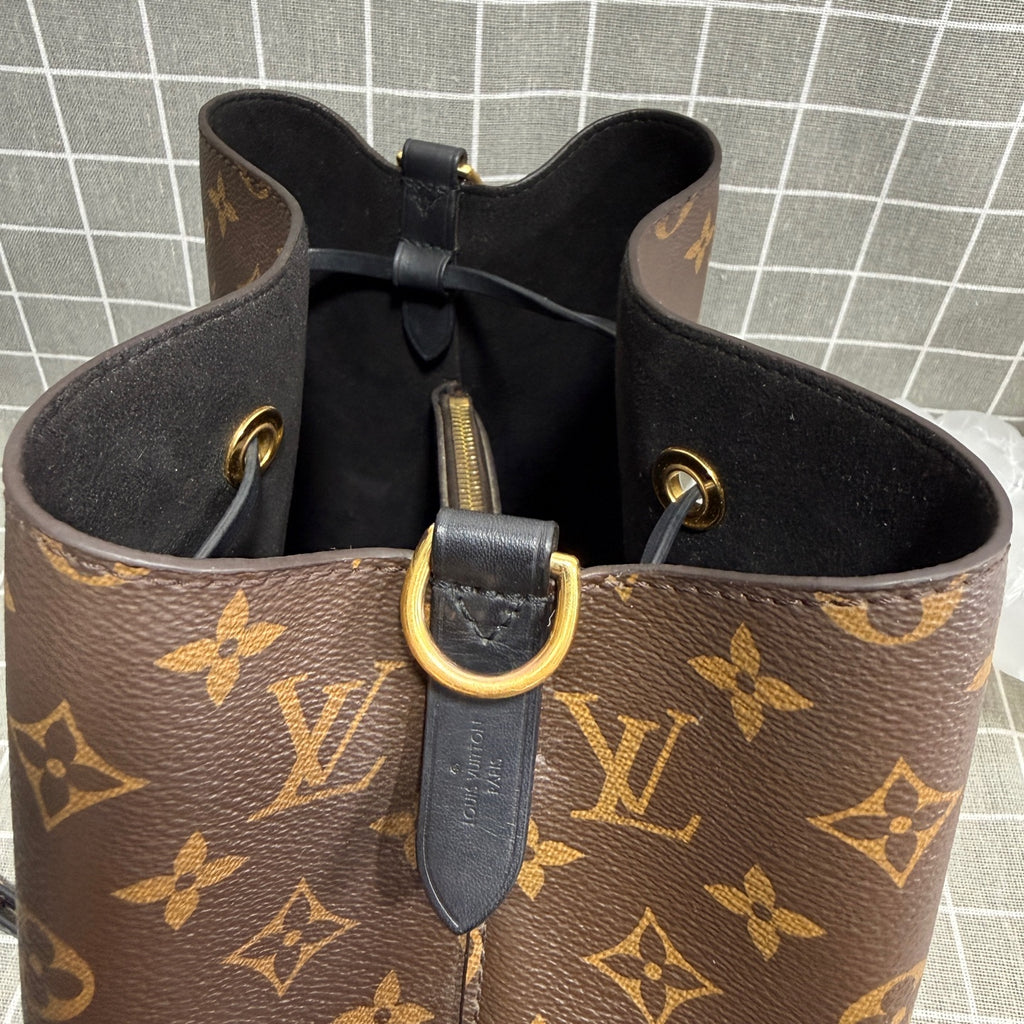 Louis Vuitton Néonoé Canvas Bucket & Drawstring Bag M44020