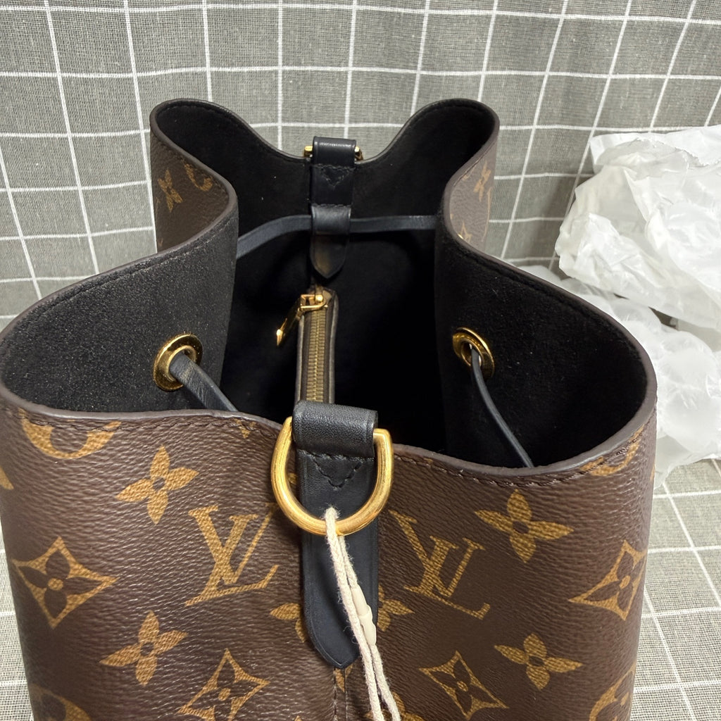Louis Vuitton Néonoé Canvas Bucket & Drawstring Bag M44020